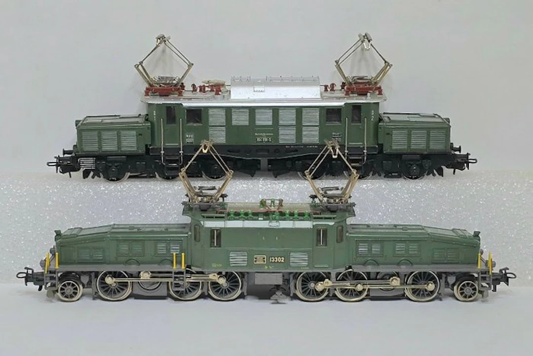 Märklin H0 - 3300 - Model train locomotive (1) - Set of 2...
