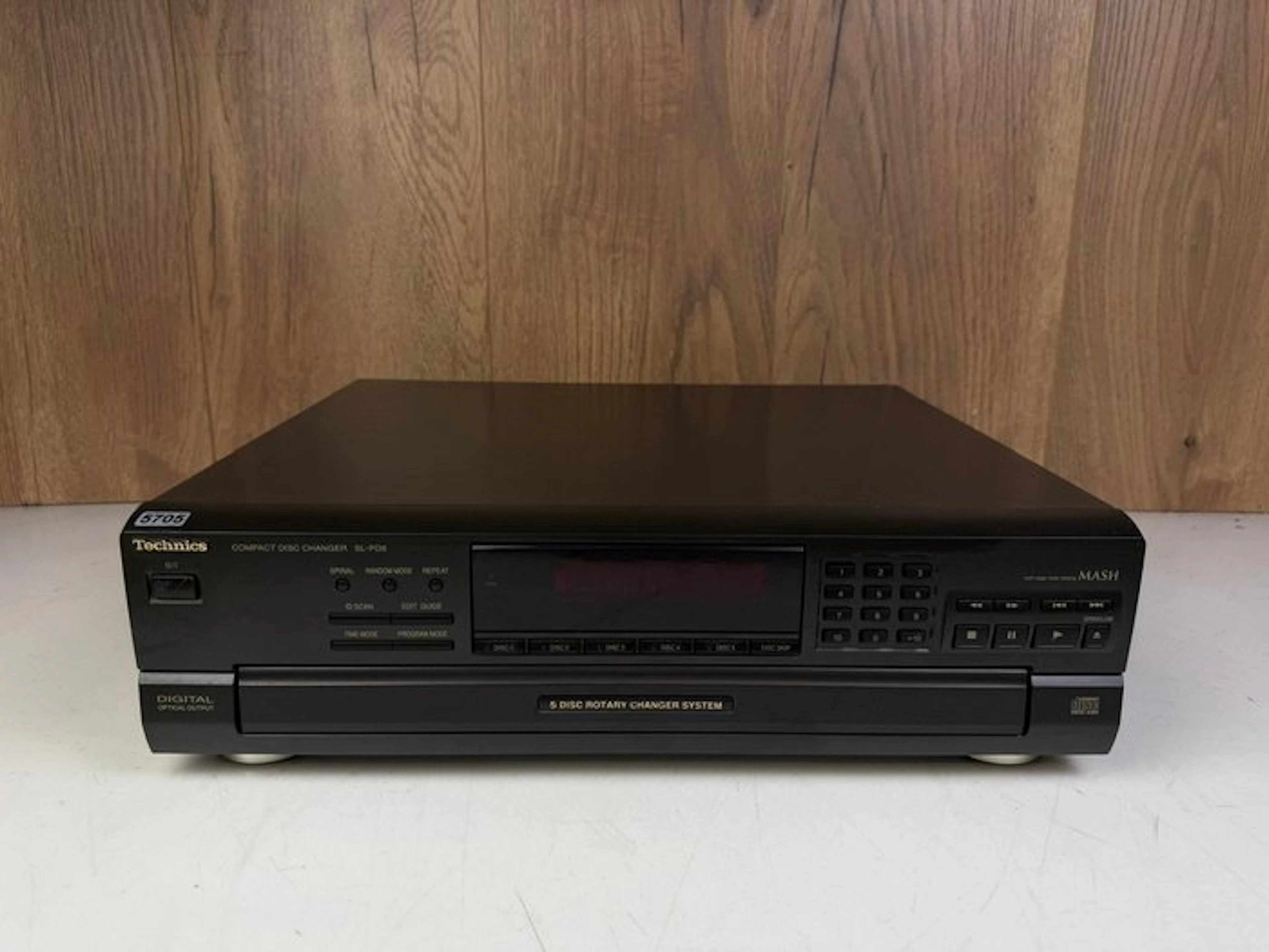 Technics - SL-PD8 - 5 Disc Changer CD player