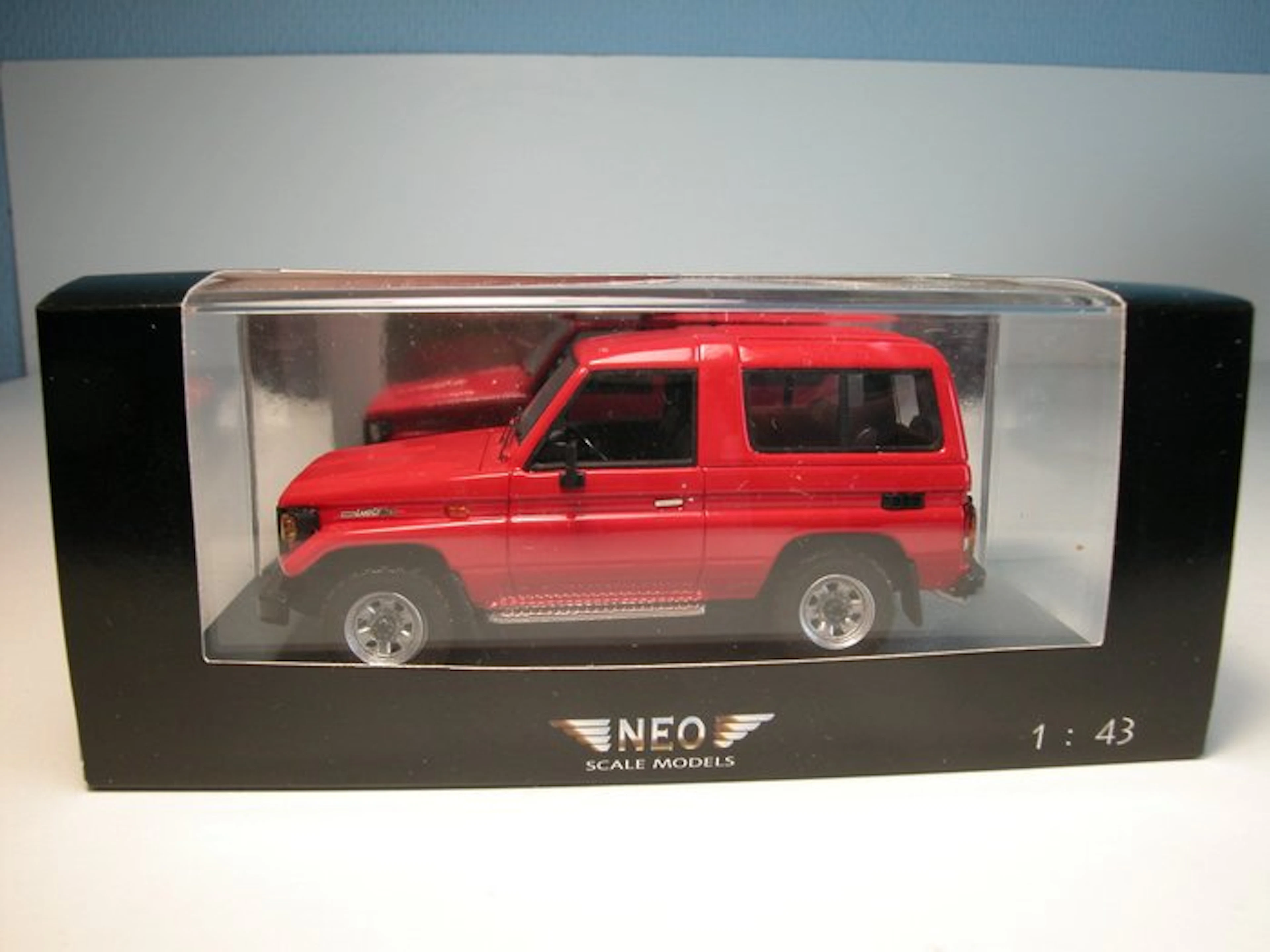 NEO 1:43 - Model car - 1984-1999 Toyota Land Cruiser 70
