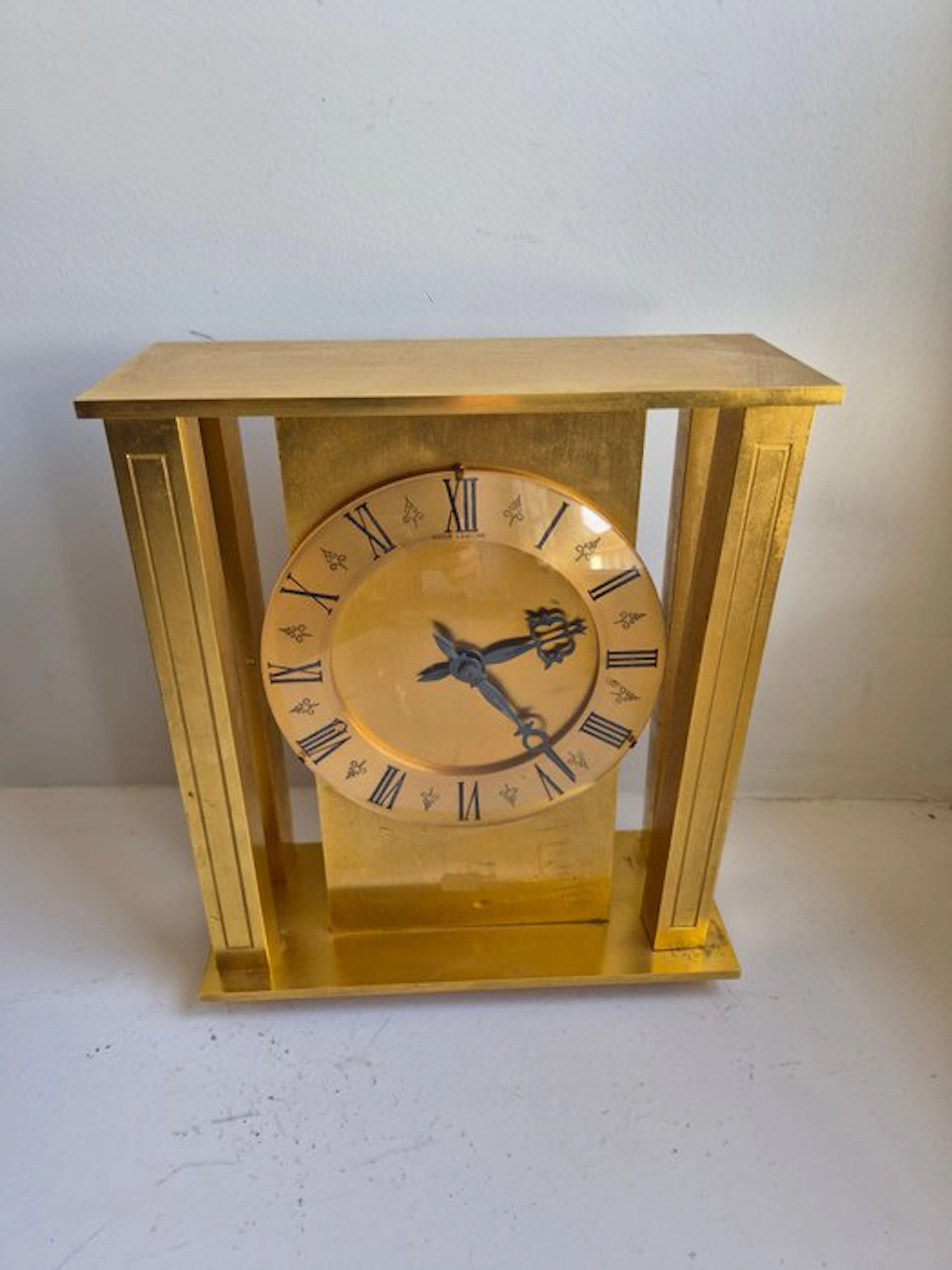 Clock - Hour Lavigne - golden brass - 1970-1980
