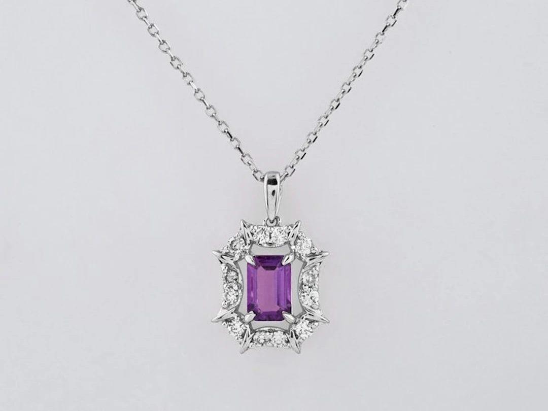 Necklace with pendant - 14 kt. White gold - 0.67ct. tw. Amethyst - Diamond