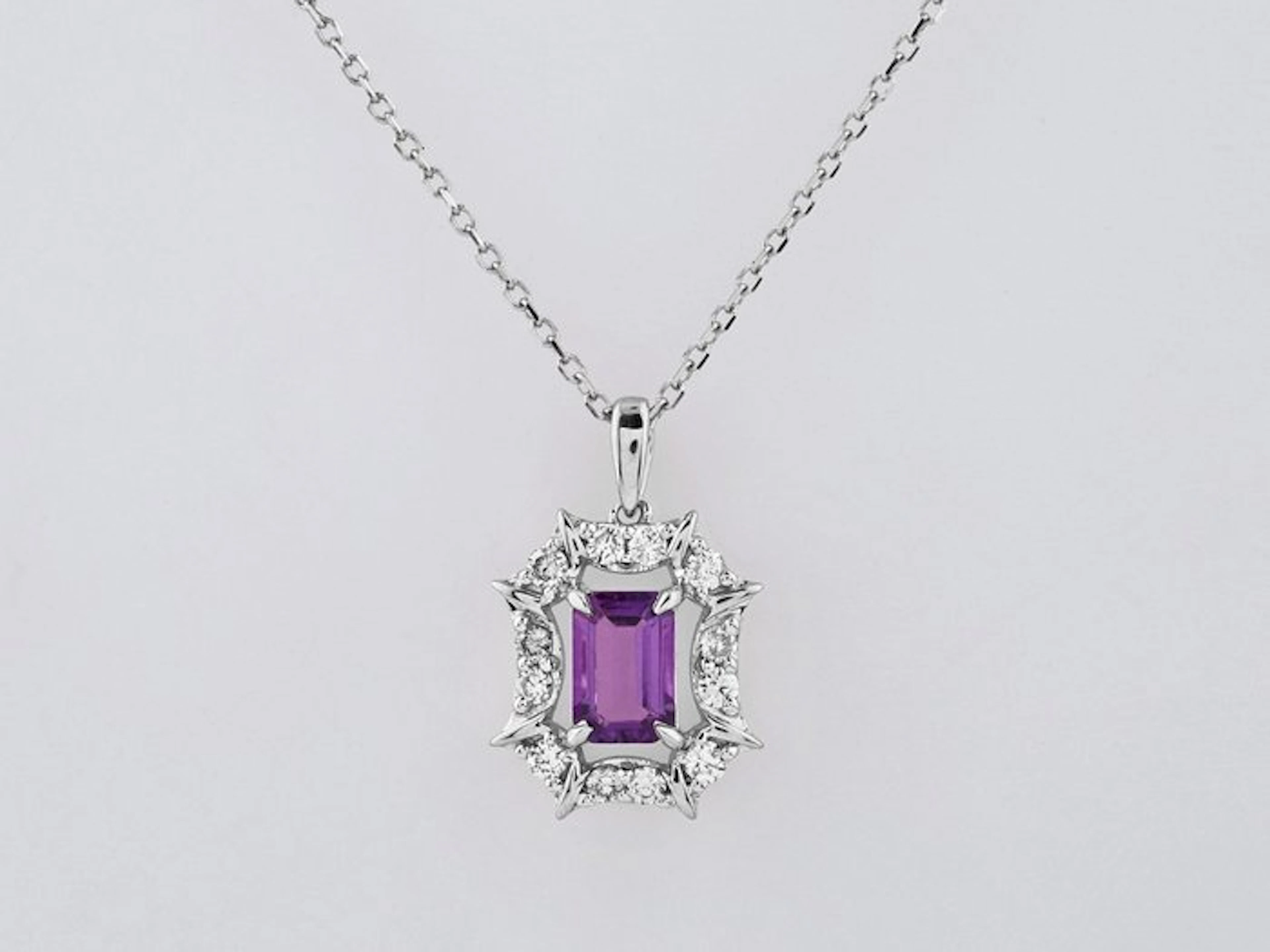 Necklace with pendant - 14 kt. White gold - 0.67ct. tw. Amethyst - Diamond