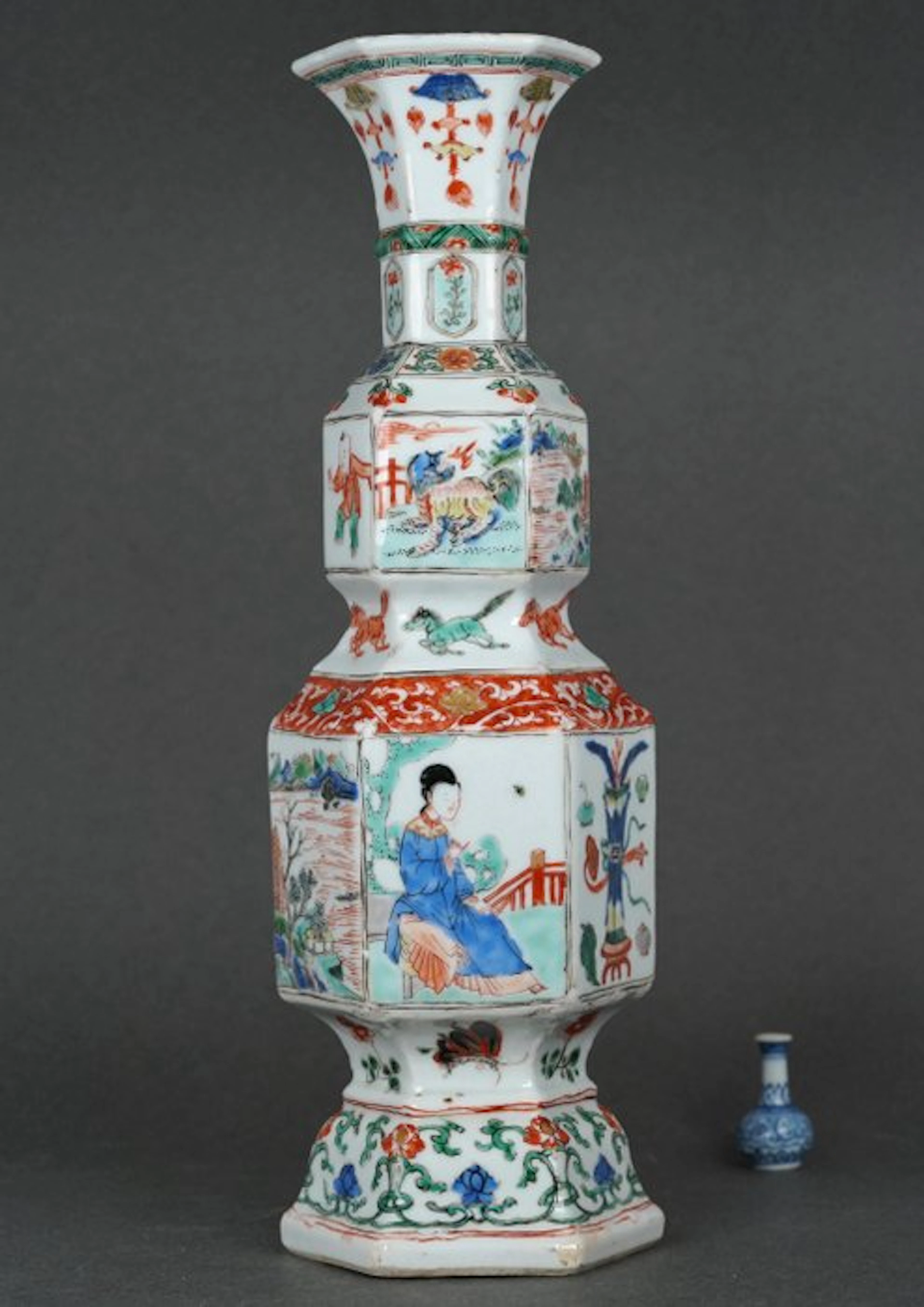 Baluster vase - Porcelain - China - Kangxi (1662-1722) - Large Hexagonal Vase