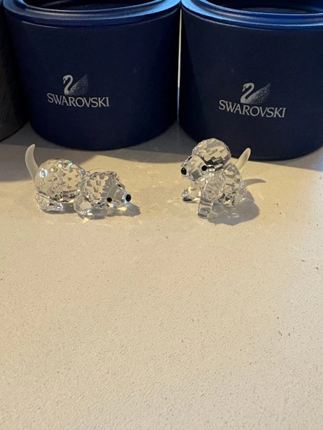 Swarovski - Figure - 2 hondjes Beagles in doos (2) - Crystal
