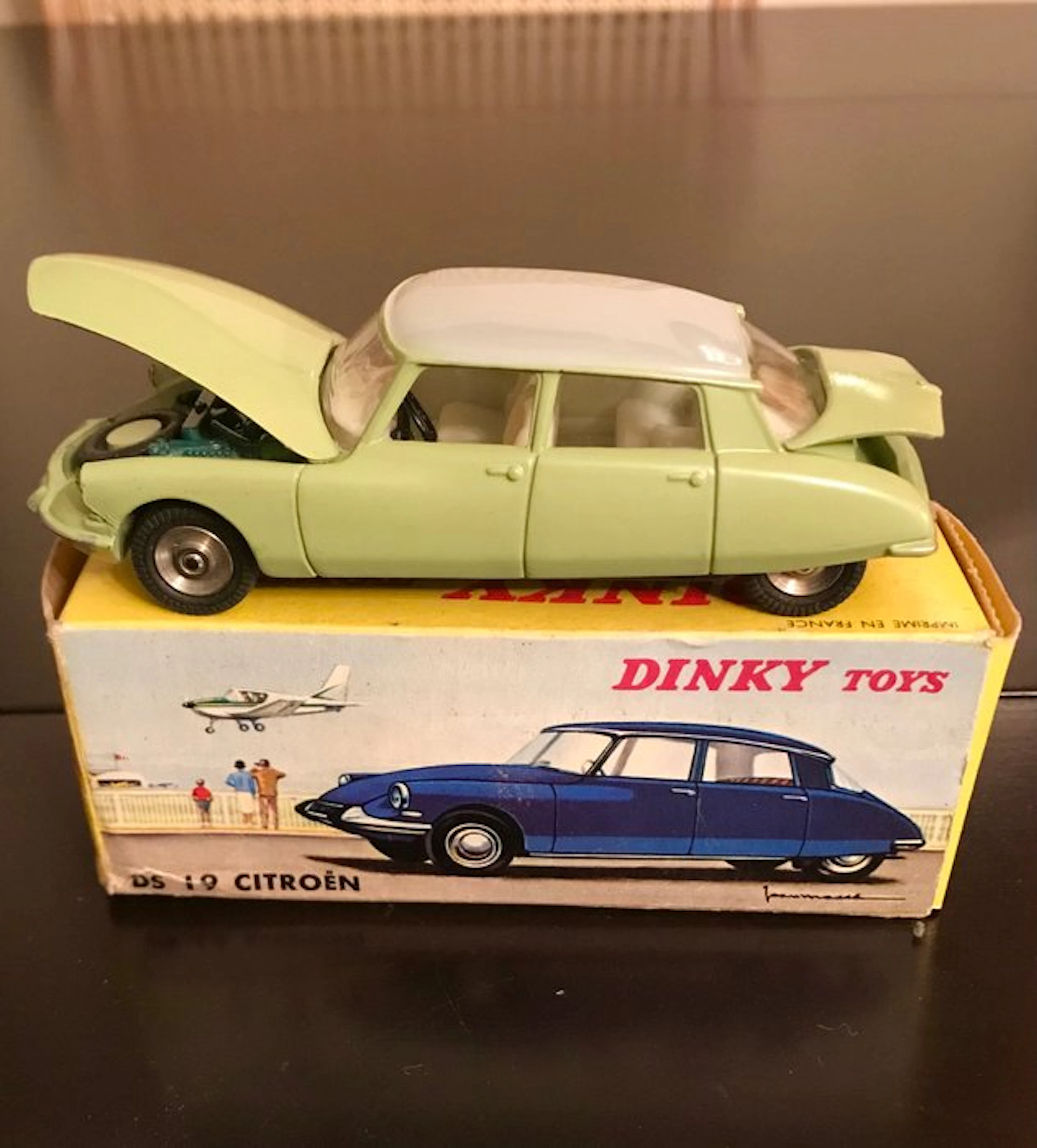 Dinky Toys 1:43 - Model car - Citroën « DS 19 » Réf 530 vintage made in France