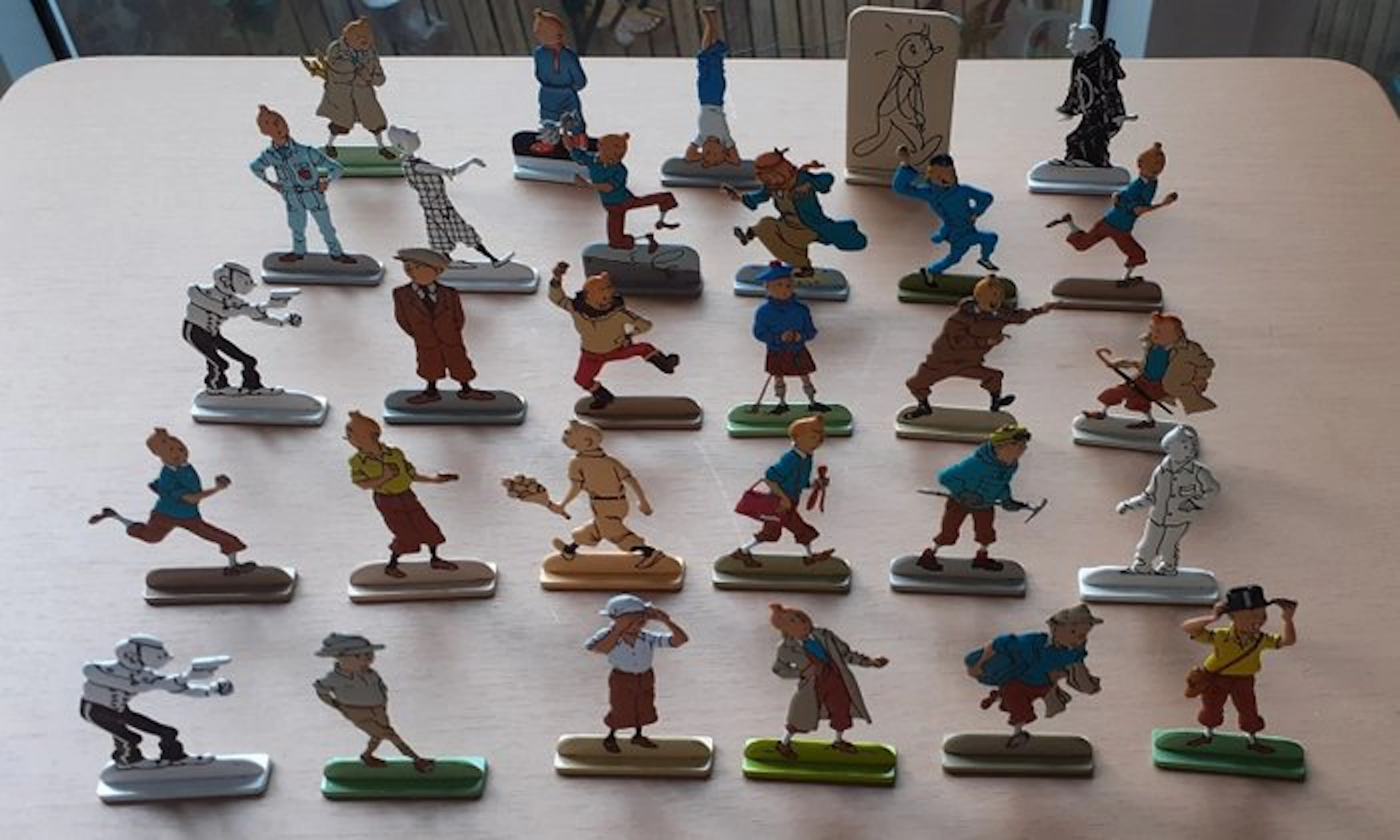 Tintin - Ensemble de 29 figurines en plat d'étain Corner