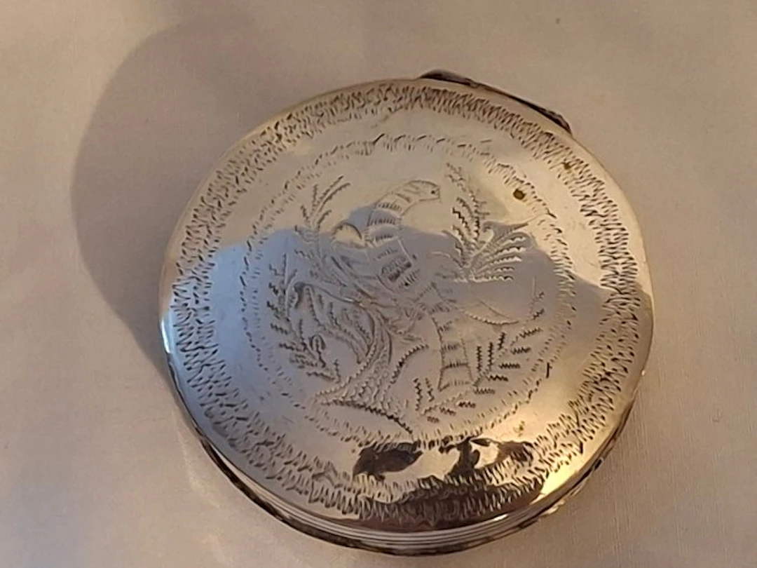 Peppermint box - Antique Dutch silver large round peppermint box