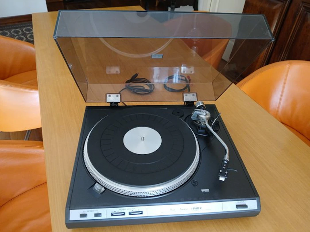 Fisher - MT-6320 'Studio Standard' / Semi-Automatic Direct-Drive Turntable