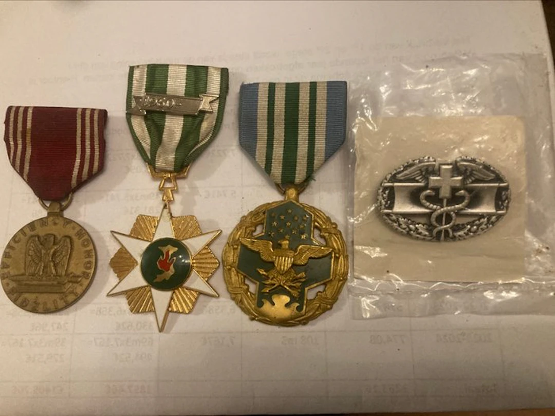 United States - Military medal - 3 medals and 1...