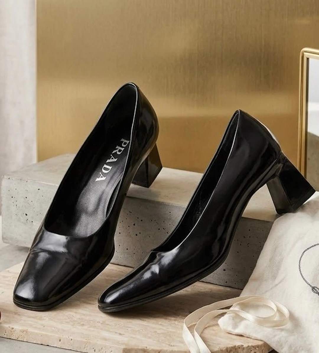 Prada - Pumps - Size: EU 37
