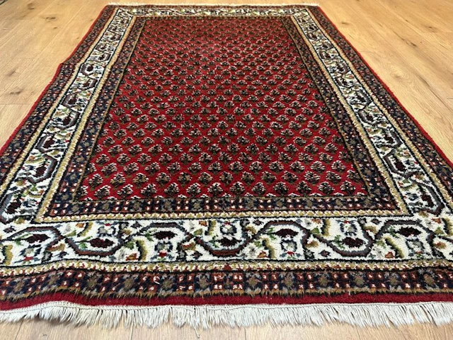 Beautiful hand-knotted Sarough Mir Oriental rug with a classic Boteh pattern