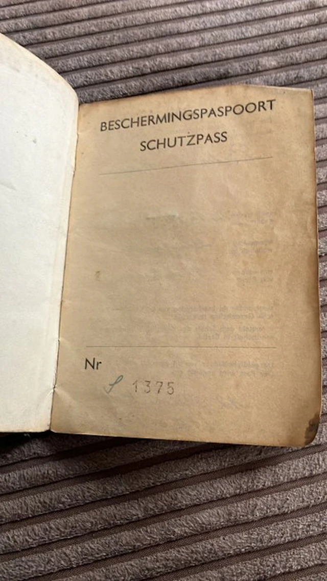 Document - Zweedse ambassade - Beschermingspaspoort / schutzpass - 1944