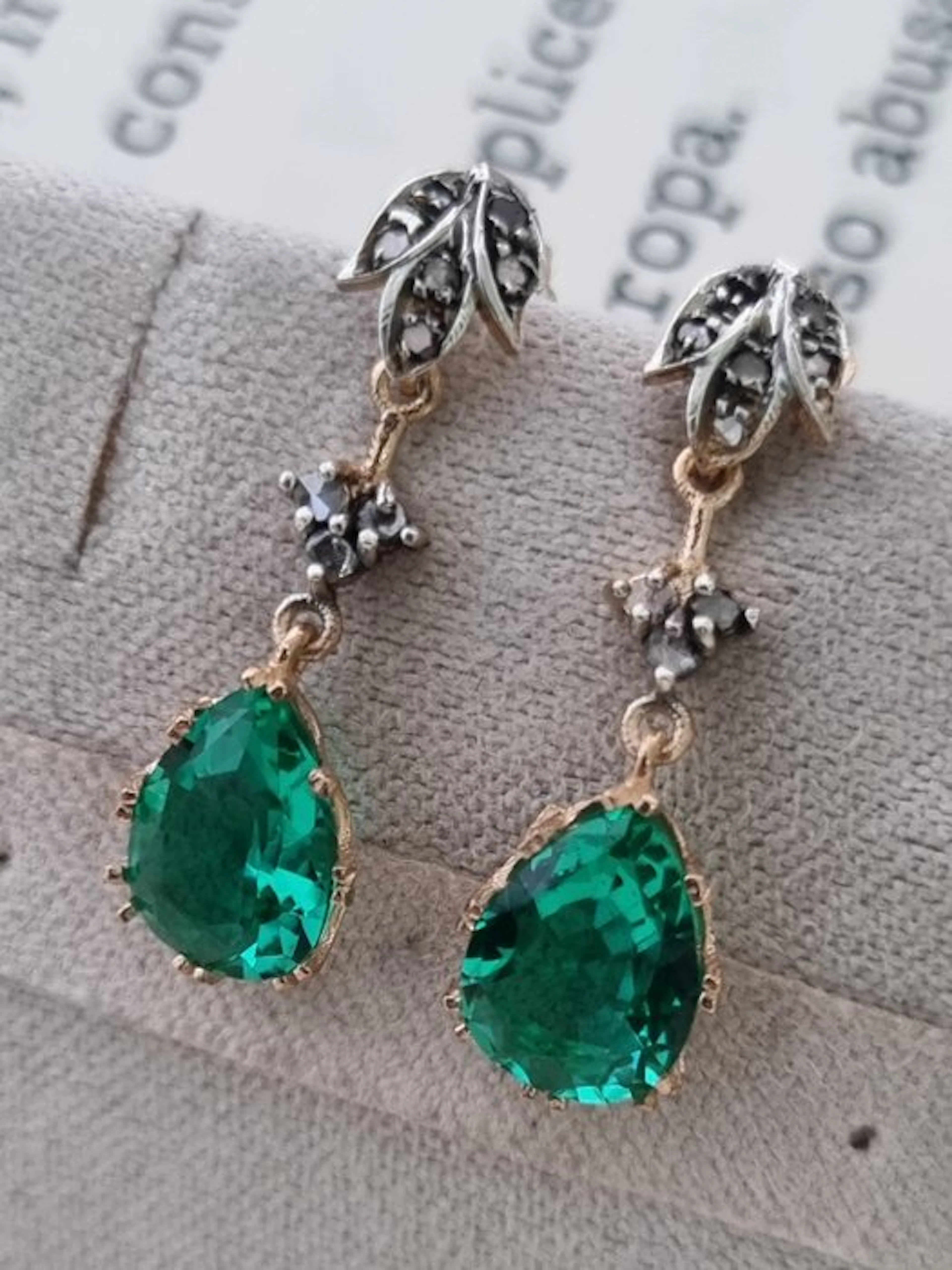 No reserve price - Earrings - 9 kt. Silver, Yellow gold Emerald - Diamond