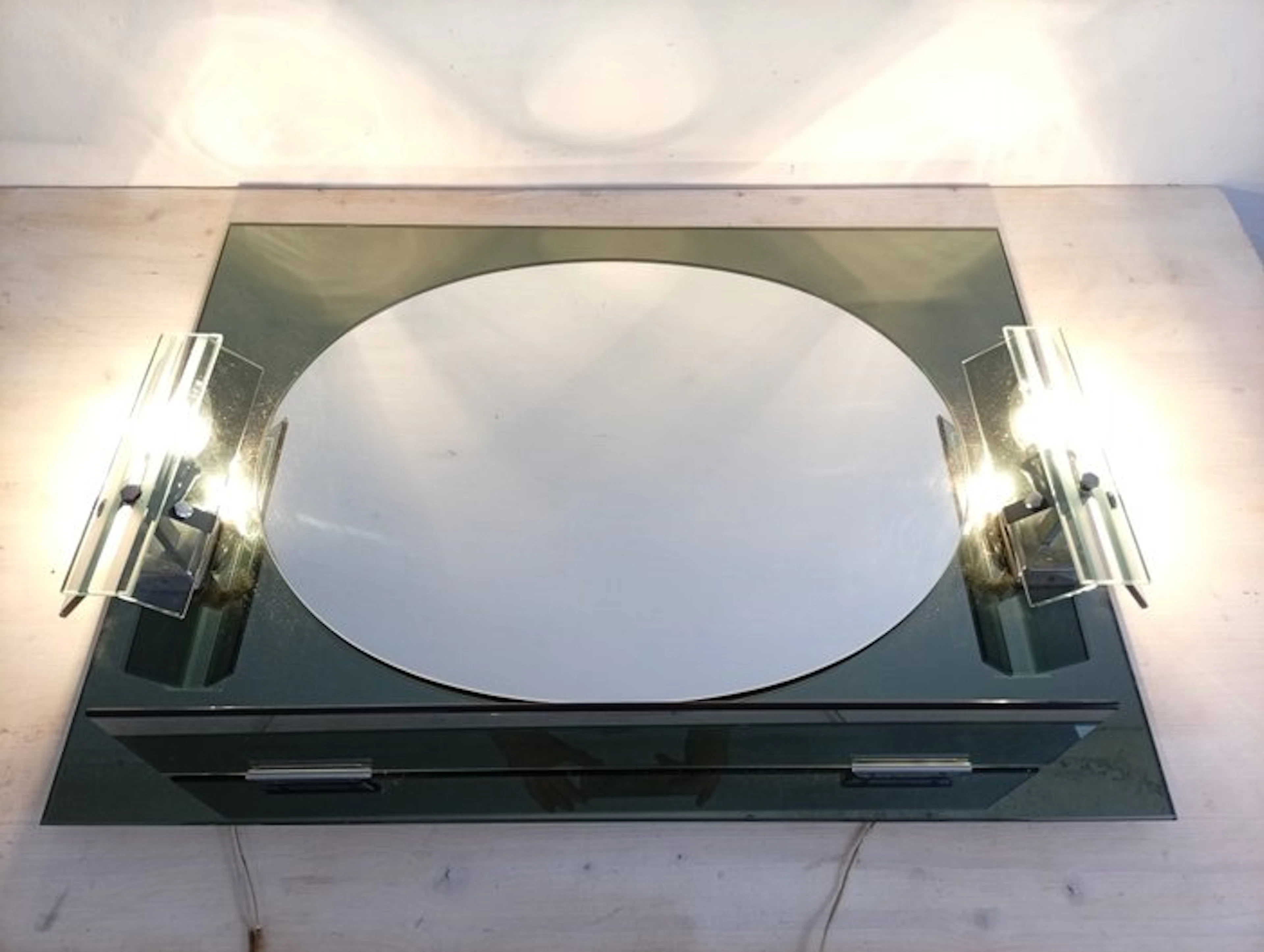 Wall mirror - Glass, Steel - 76x56 cm with E14 wall lamp