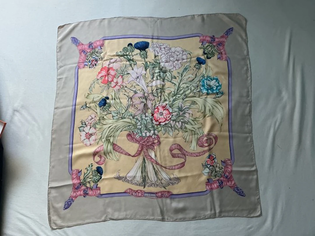 Hermès - Regina - Scarf