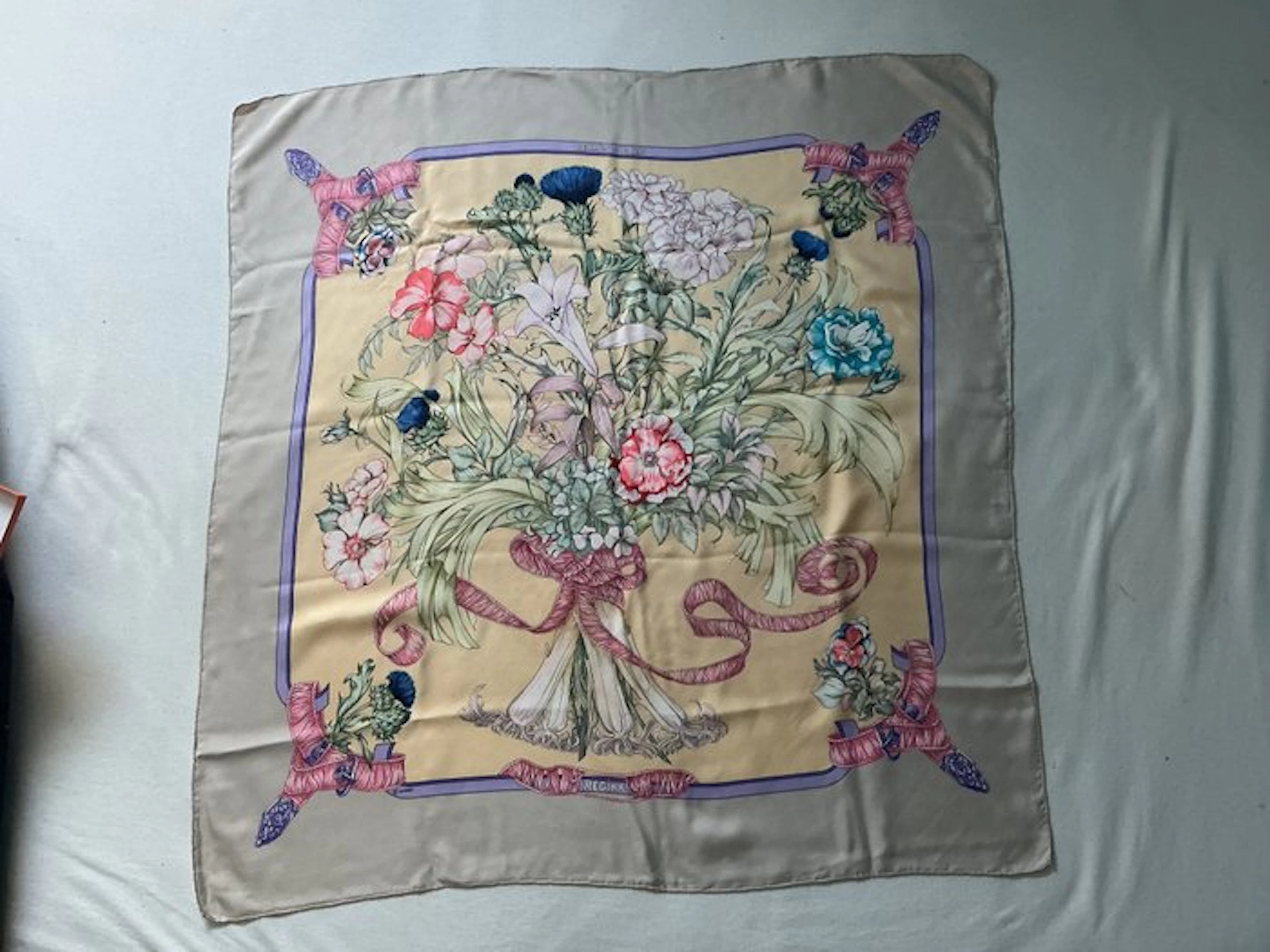Hermès - Regina - Scarf