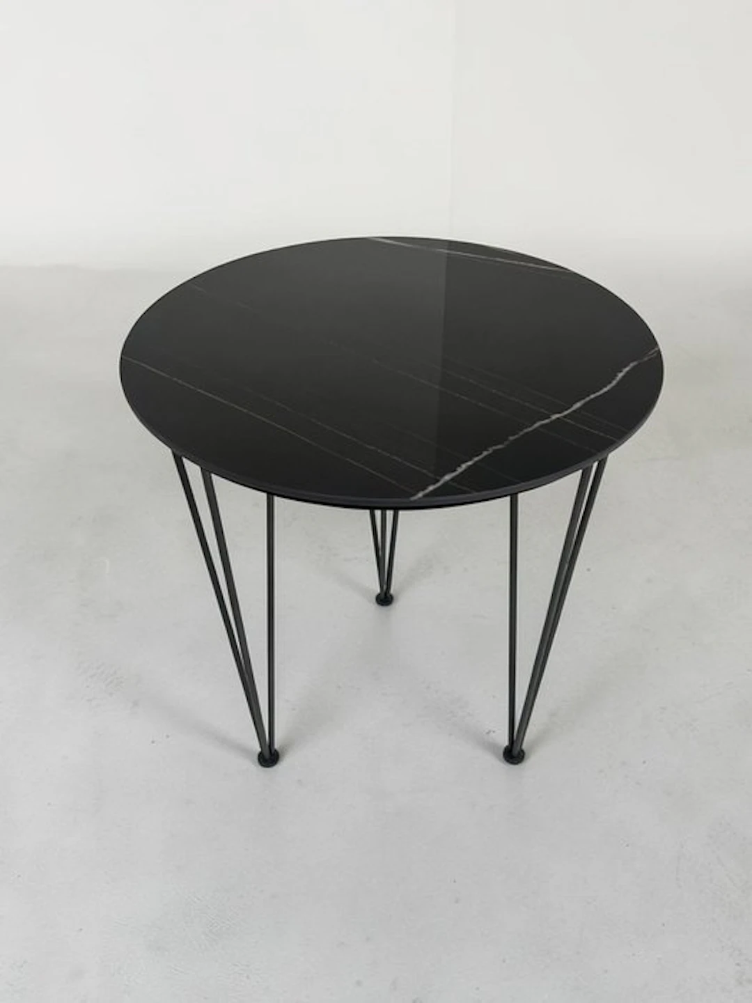Maconi - Side table - Pyramid - Gres / painted metal tubes
