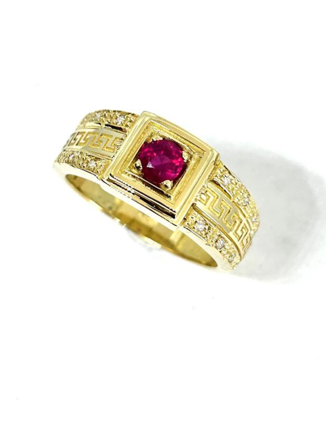 Ring - 18 kt. Yellow gold - 0.46ct. tw. Ruby - Diamond