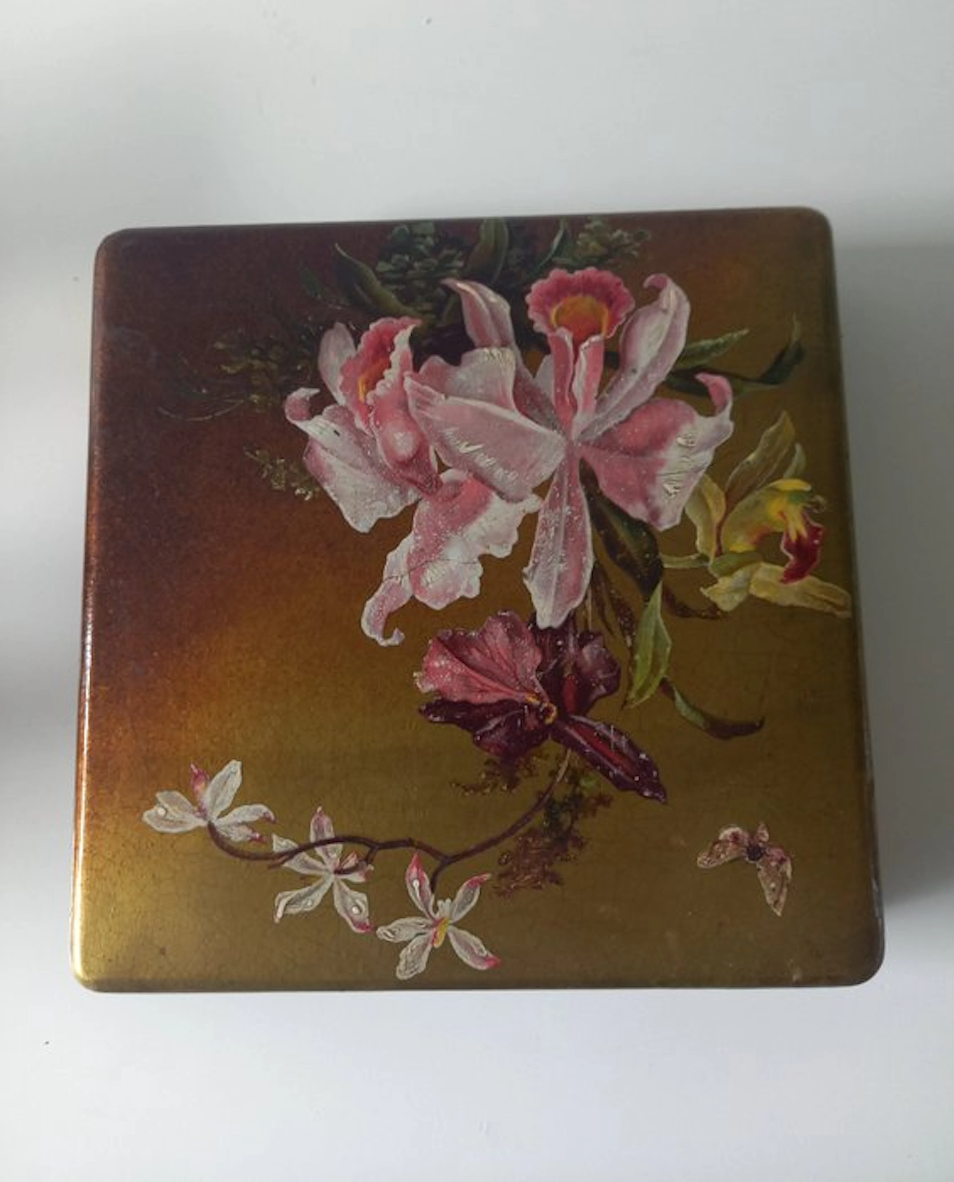 Box - Orchids and Butterfly - papier-mâché - Pasteboard box.