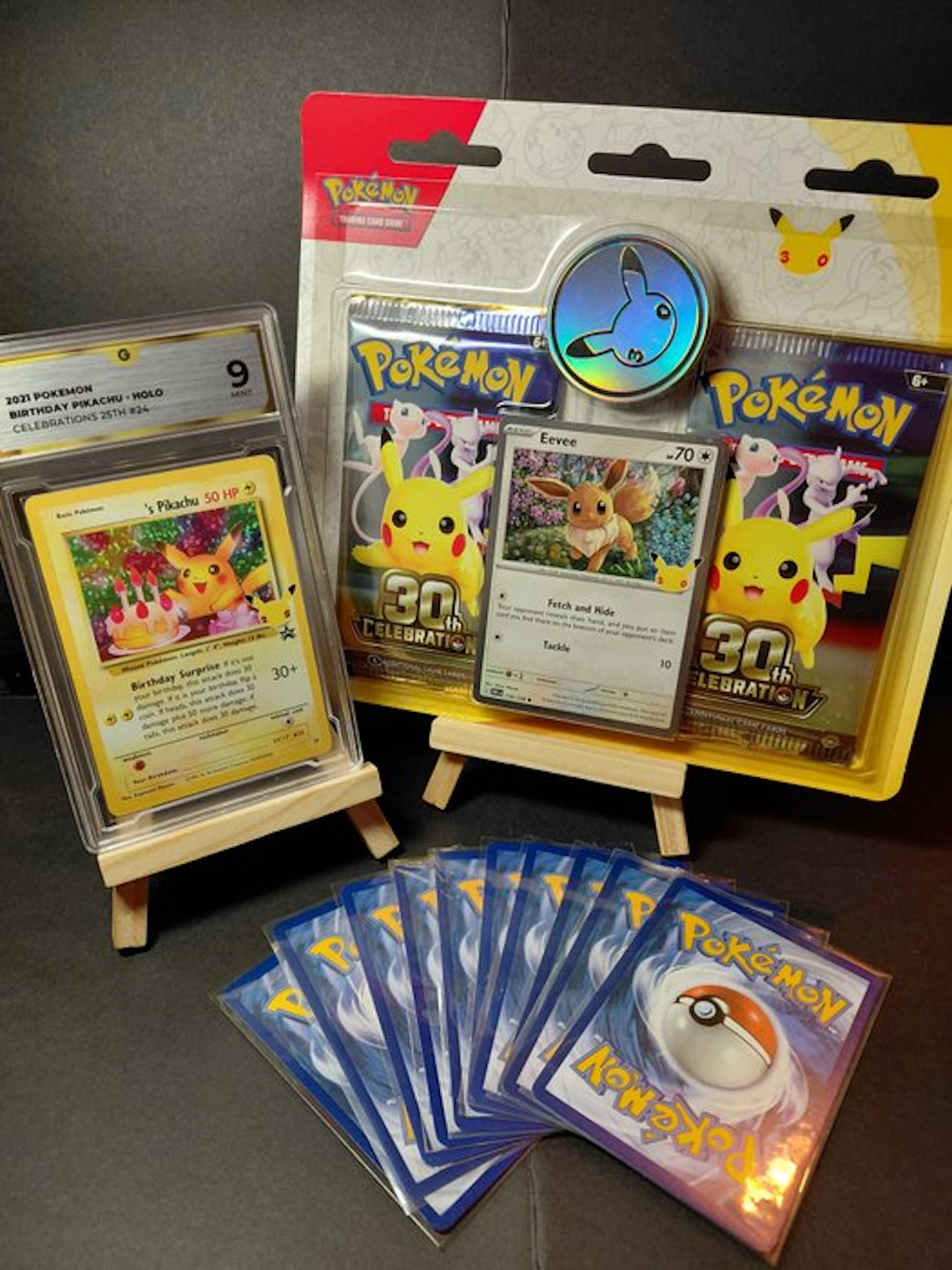 Pokémon - 12 Card - Pikachu