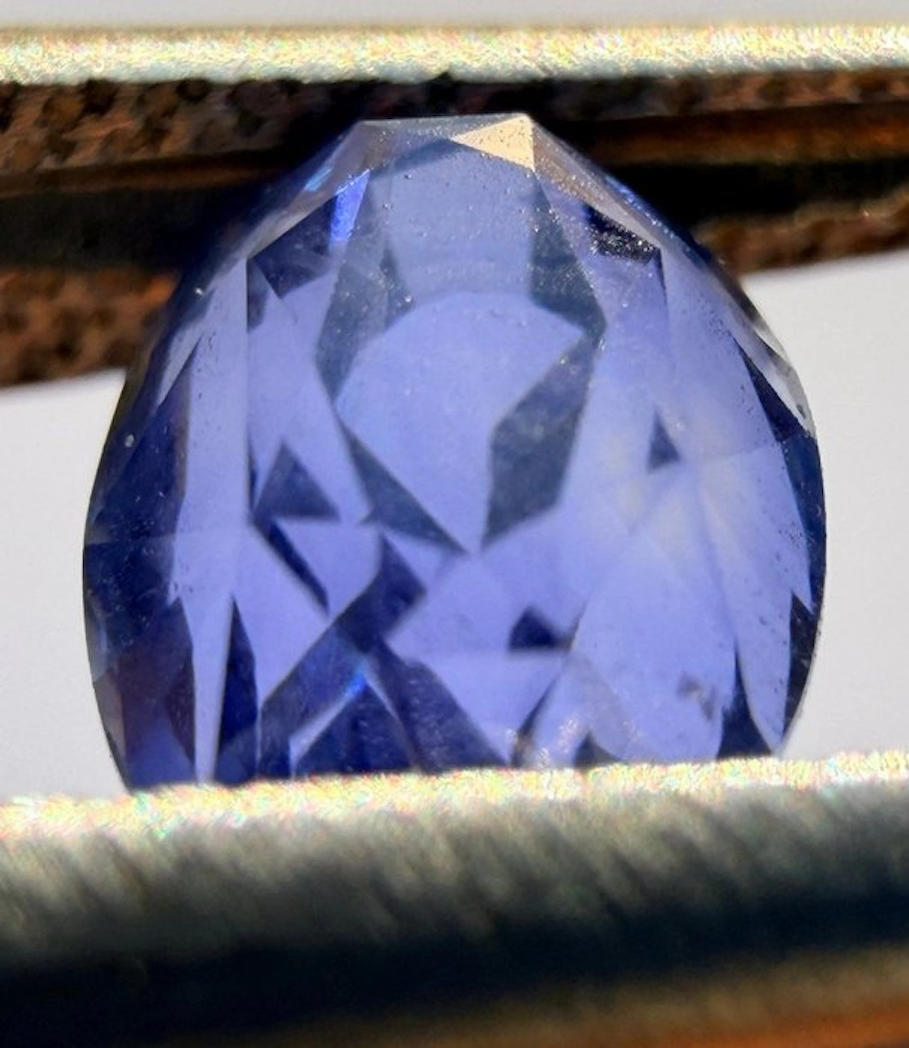 Blue Sapphire - 1.53 ct - Antwerp Laboratory for Gemstone...
