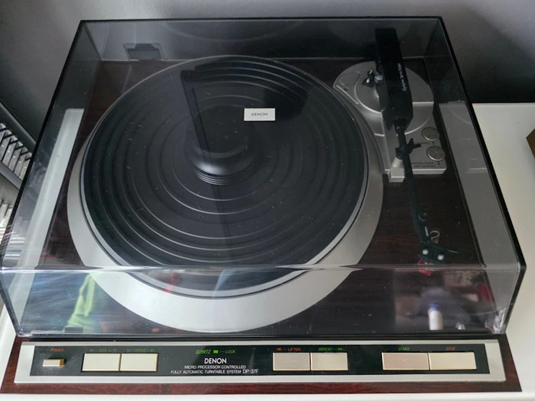 Denon - DP-37F Turntable
