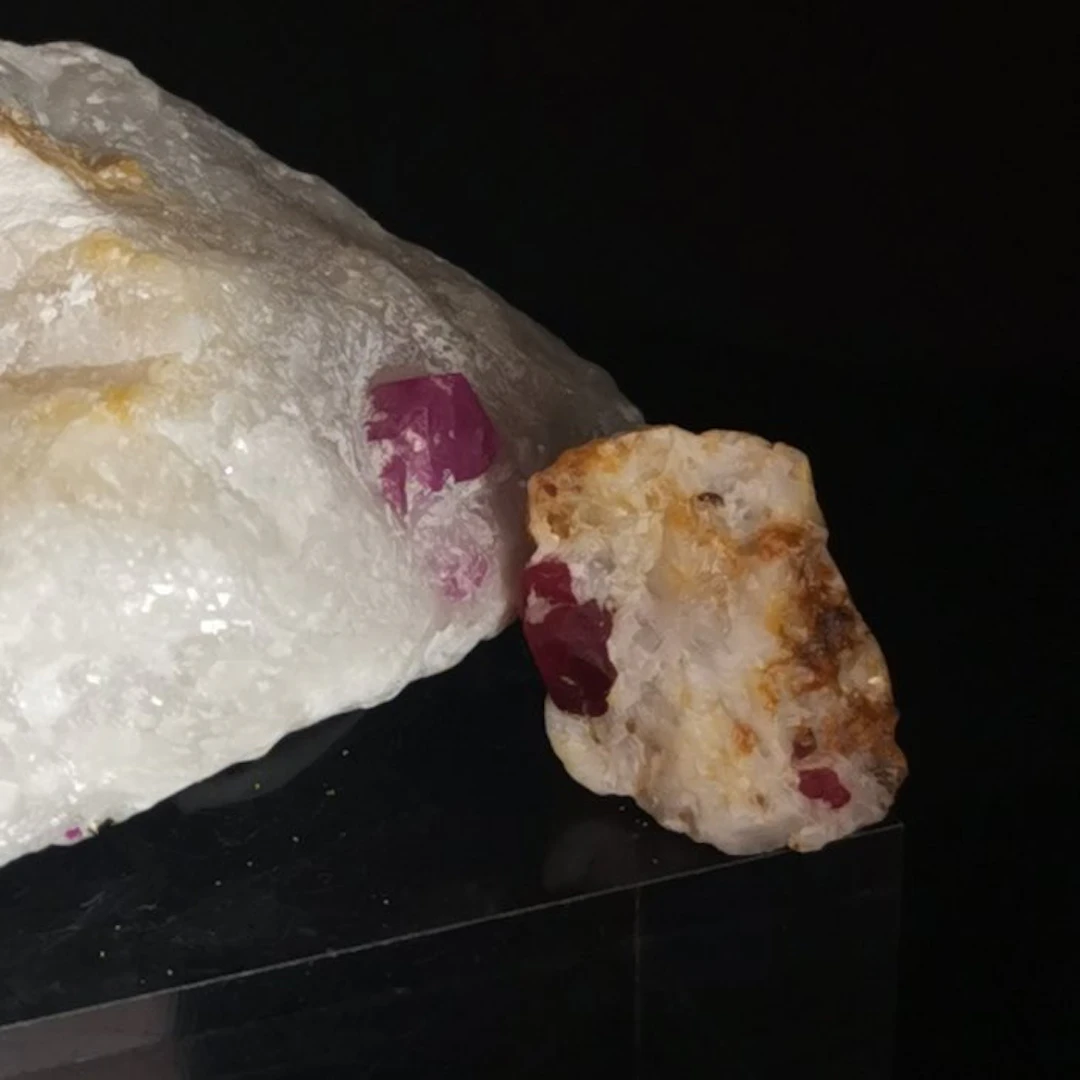 103 g Ruby Lot Afghanistan – Pale pink