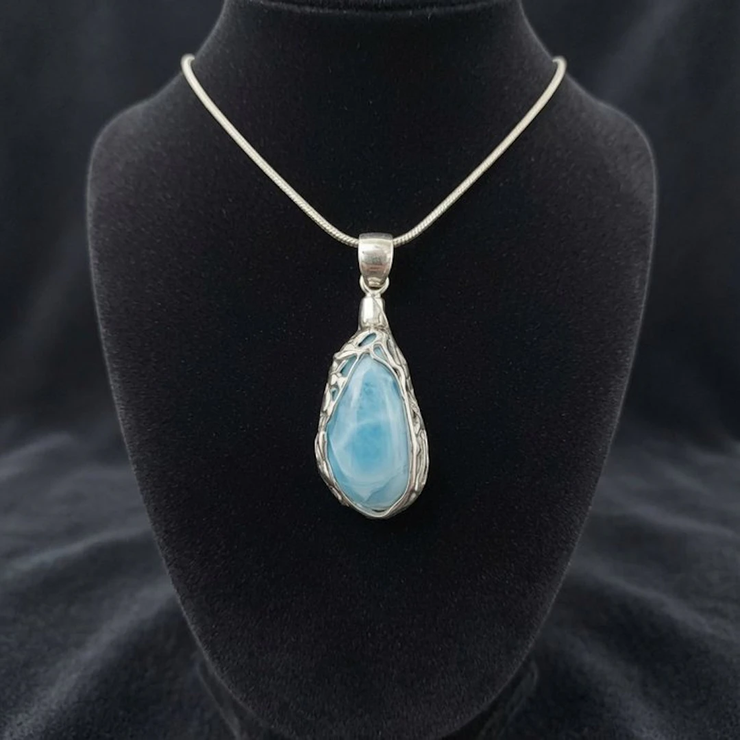 Natural larimar