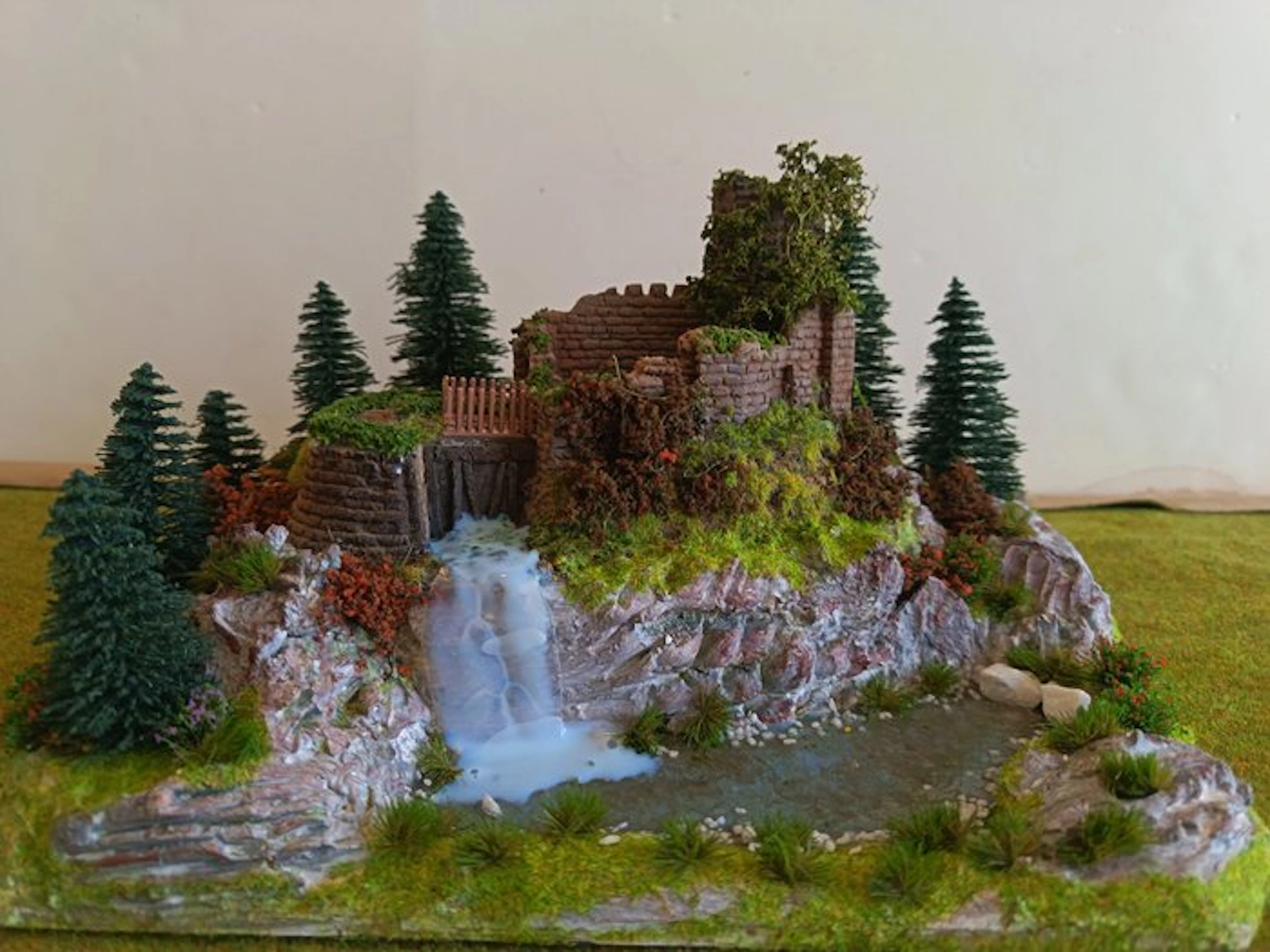 Heki, Noch H0 - Model train scenery (1) - Old ruin on a...