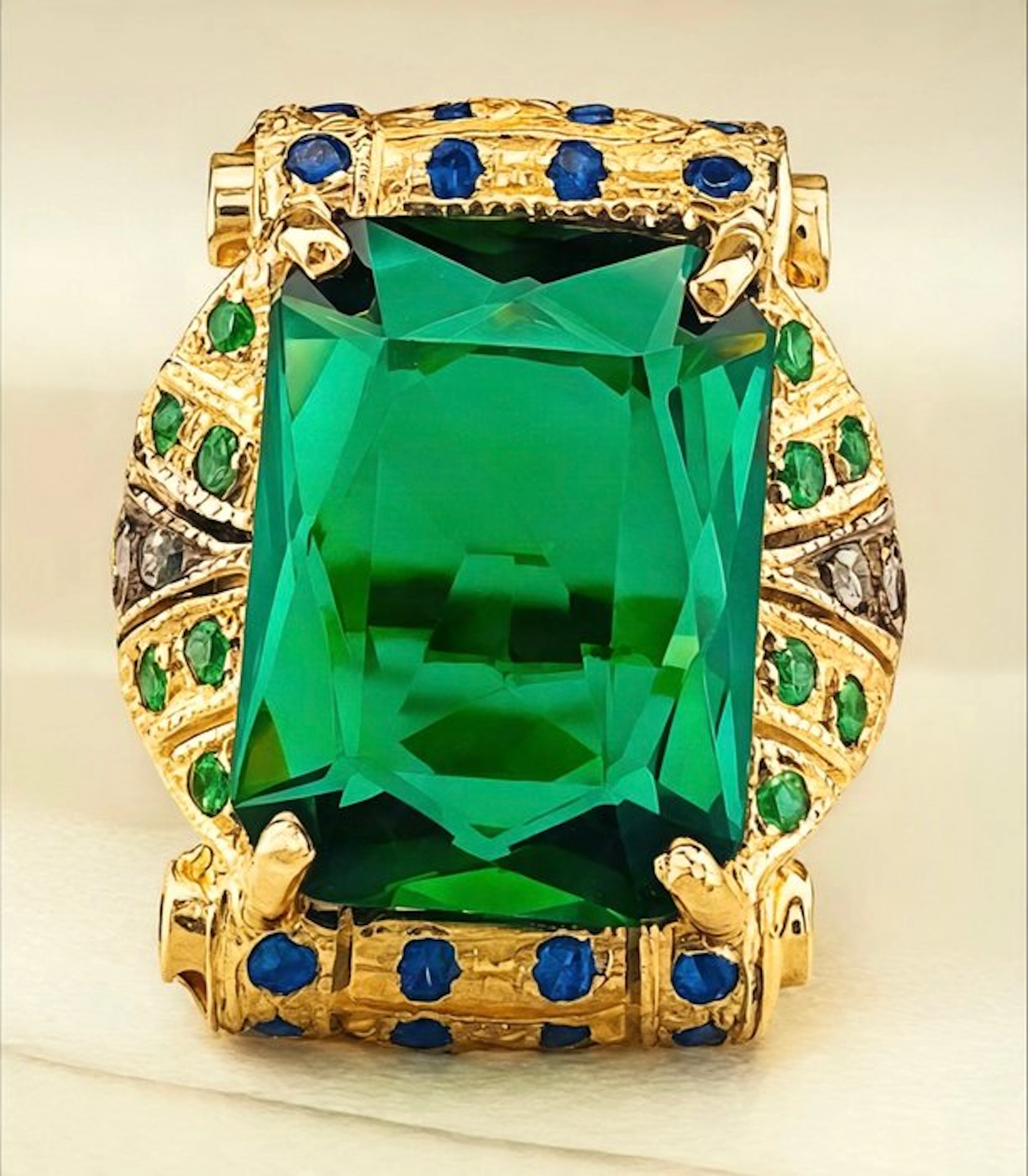 No reserve price - Ring - 9 kt. Yellow gold, Silver Emerald - Sapphire