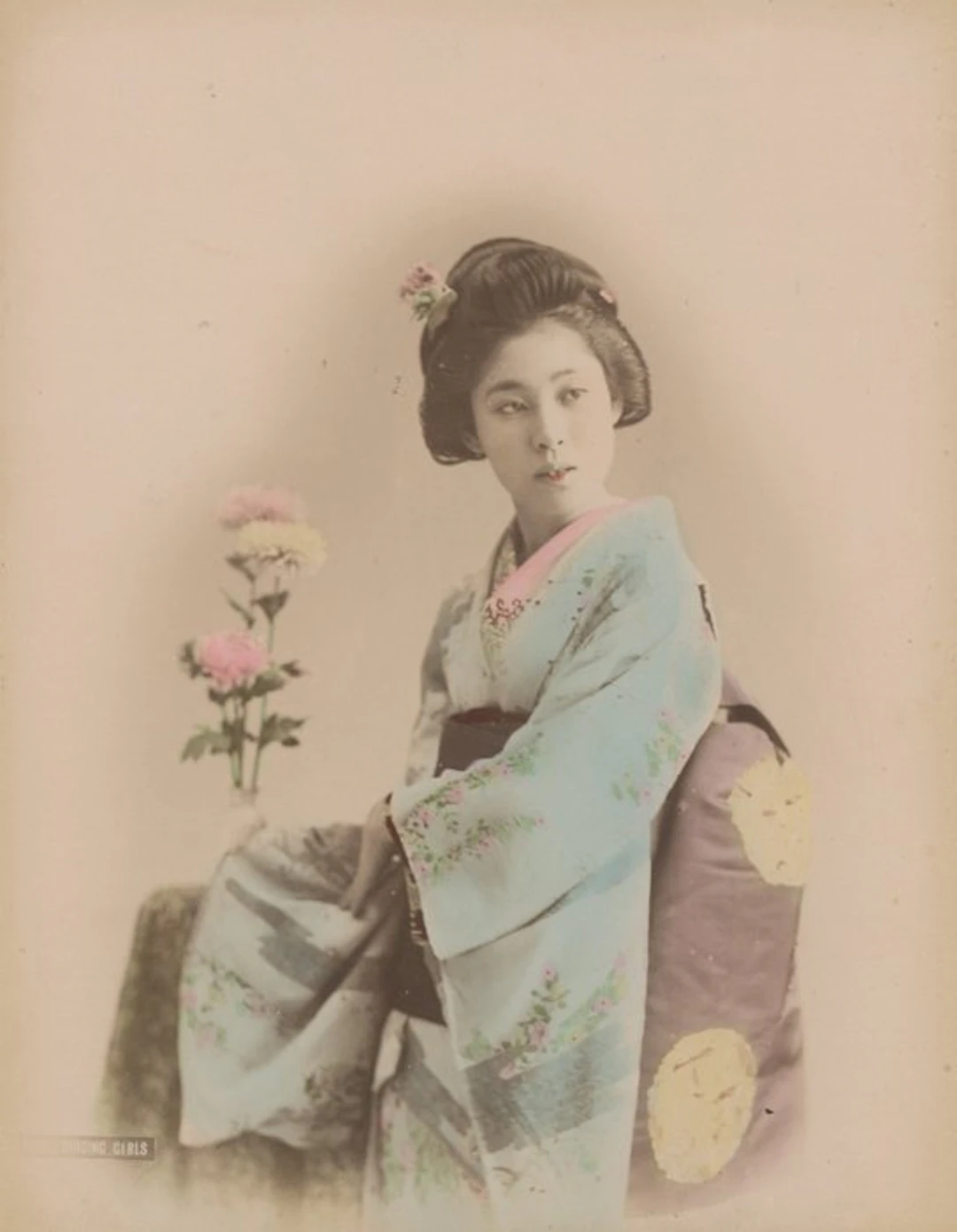 Enami, Farsari, Suzuki, Yokohama School (XIX) - Singing girl