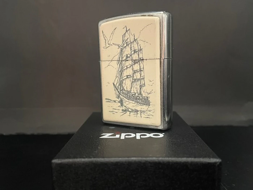 Zippo - SCRIMSHAW argenté - No reserve price - Lighter - Steel (stainless)