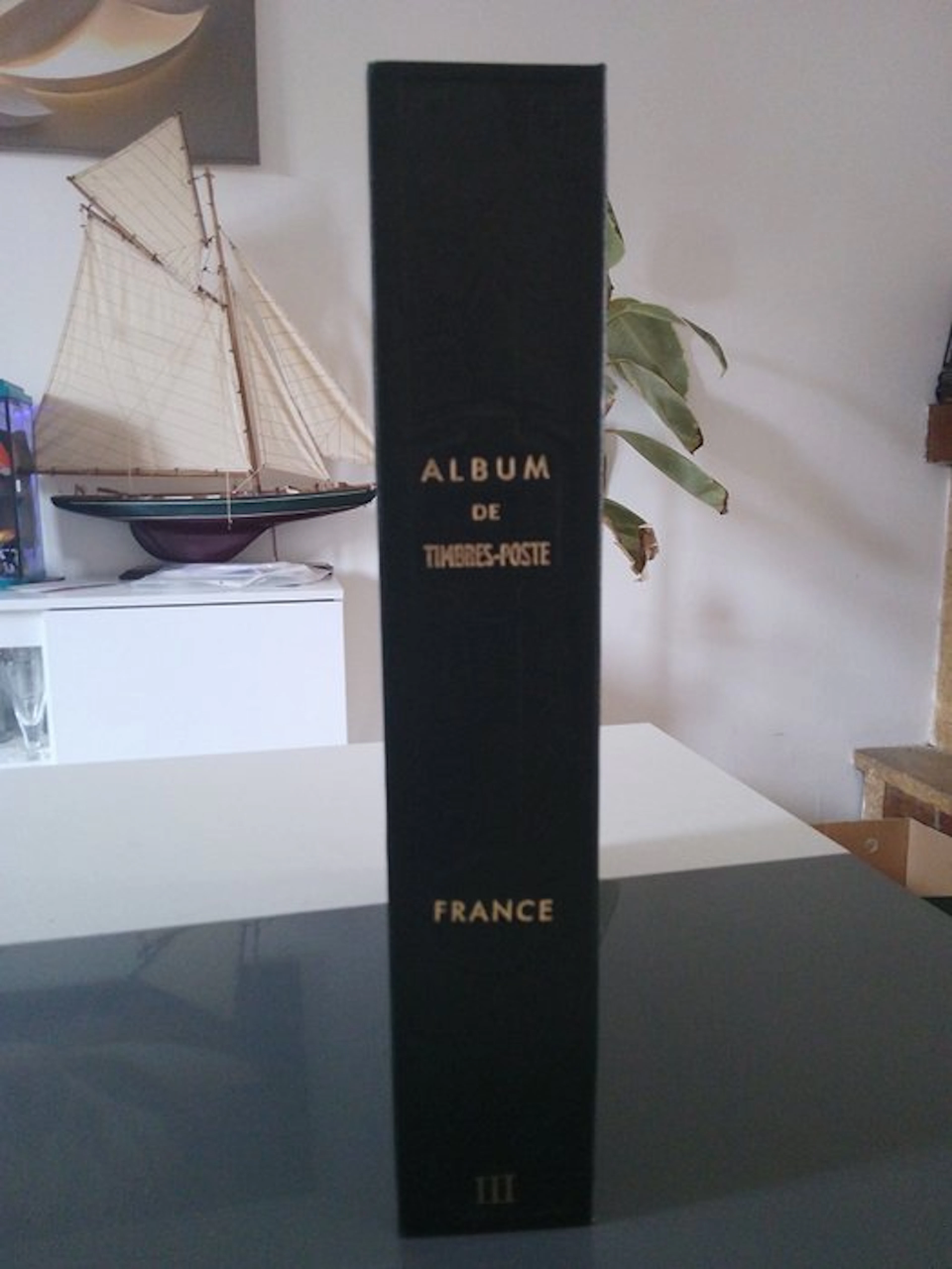 France 1961/1976 - Stamp album with French stamp collection