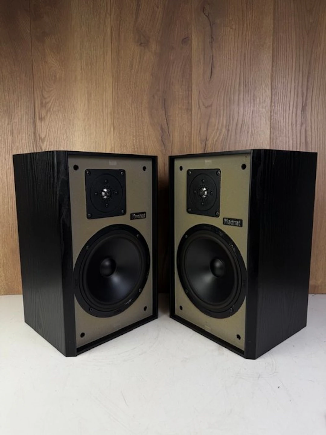 Magnat - 1.3 - Matching Pair Speaker set