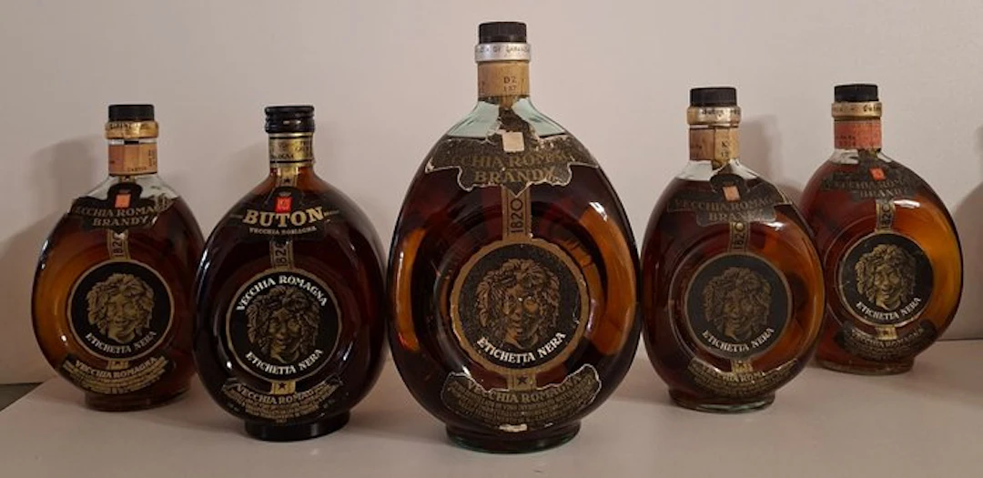 Vecchia Romagna - Collection + Magnum - b. 1970s, 1980s - 75cl, 70cl