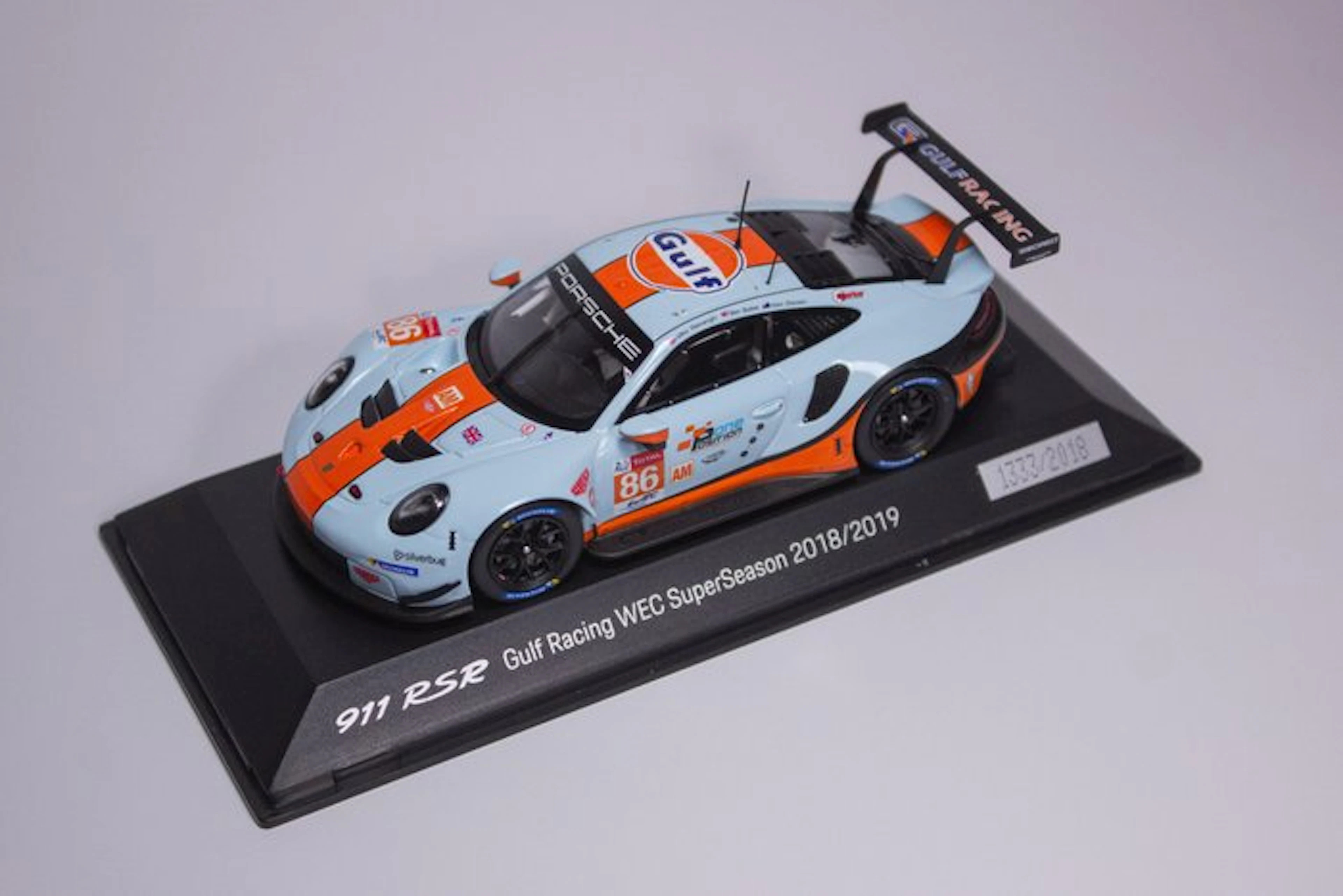 Spark 1:43 - Model car - Porsche 911 RSR Gulf Racing WEC SuperSeason 2018/2019