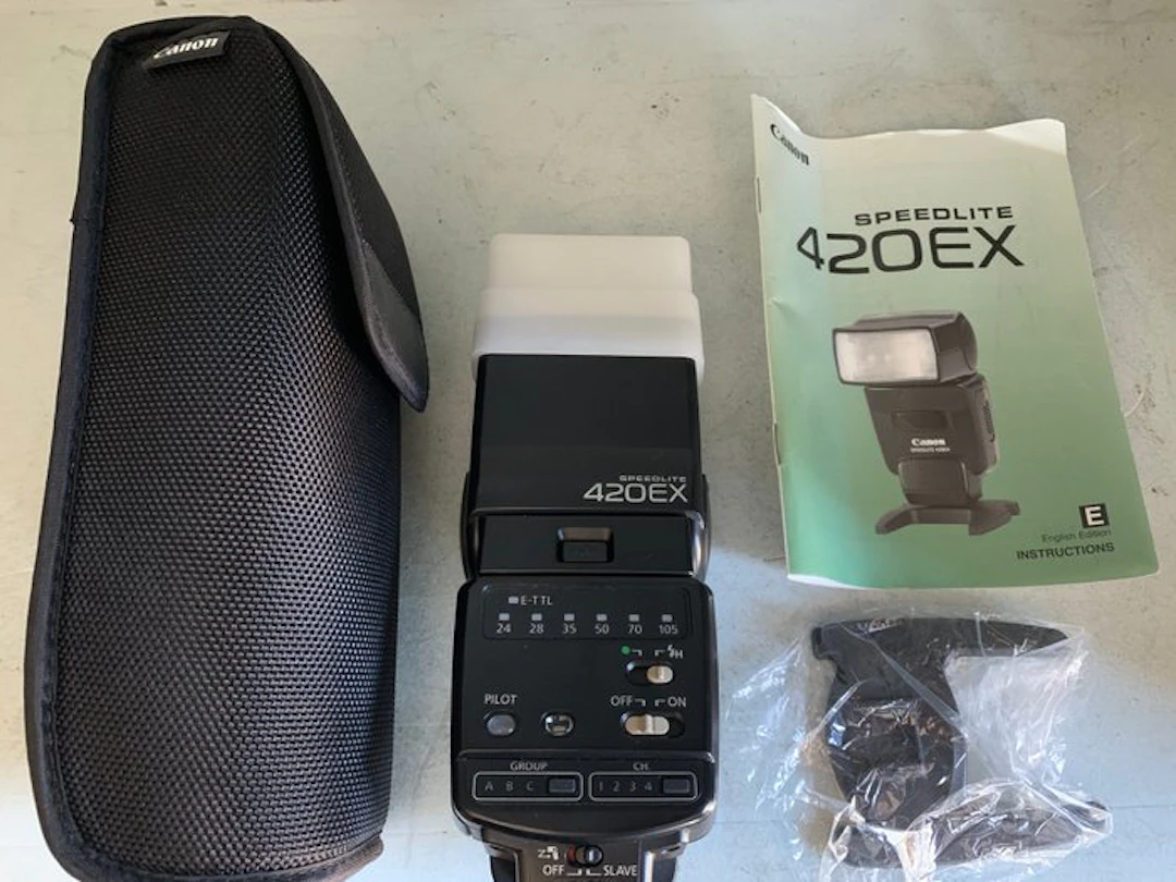 Canon Speedlite - Nieuw - Met tas en handleiding + Originele voet 420EX Flash