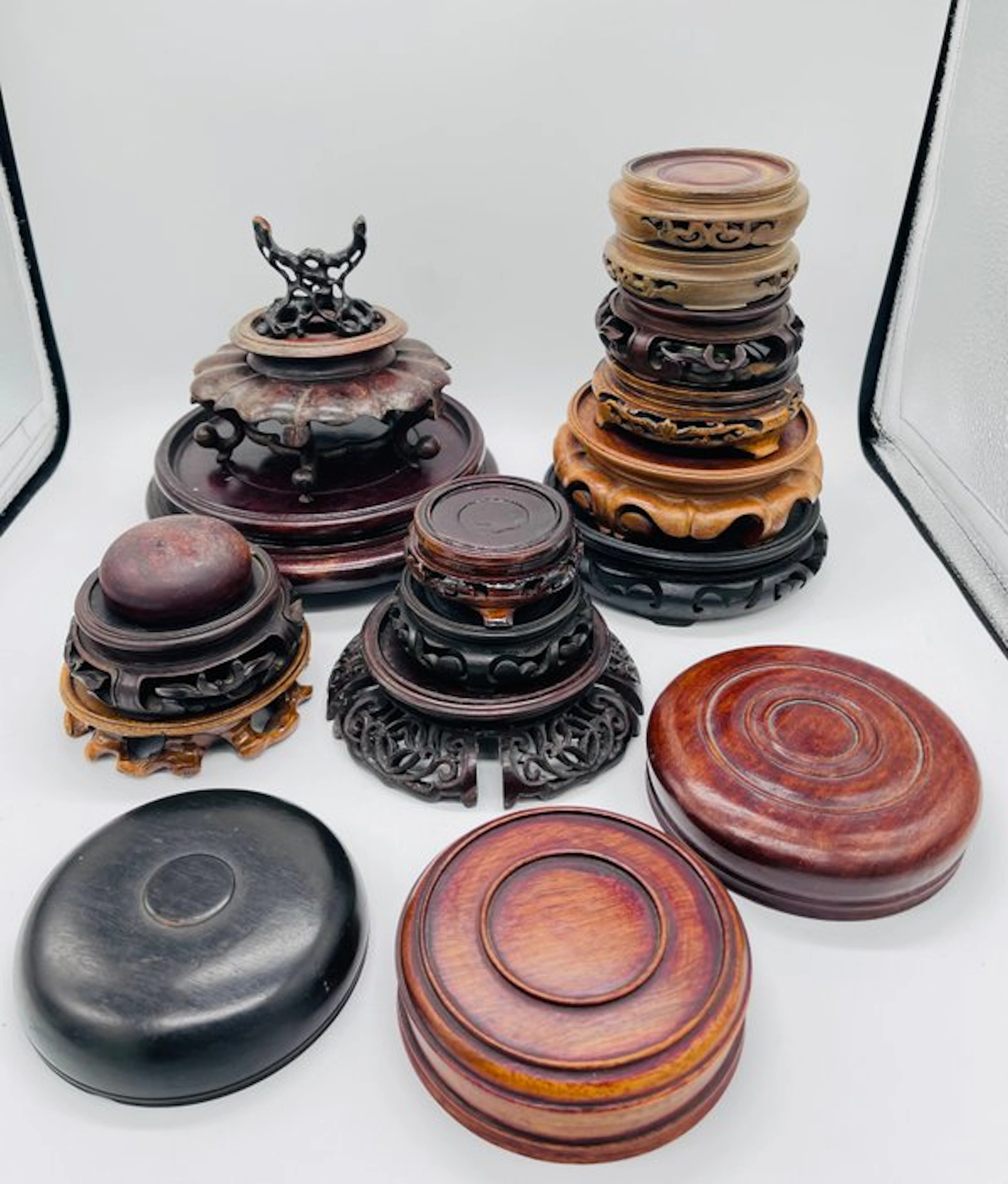 Stand - Hardwood - China - Stands and lids (No reserve price)