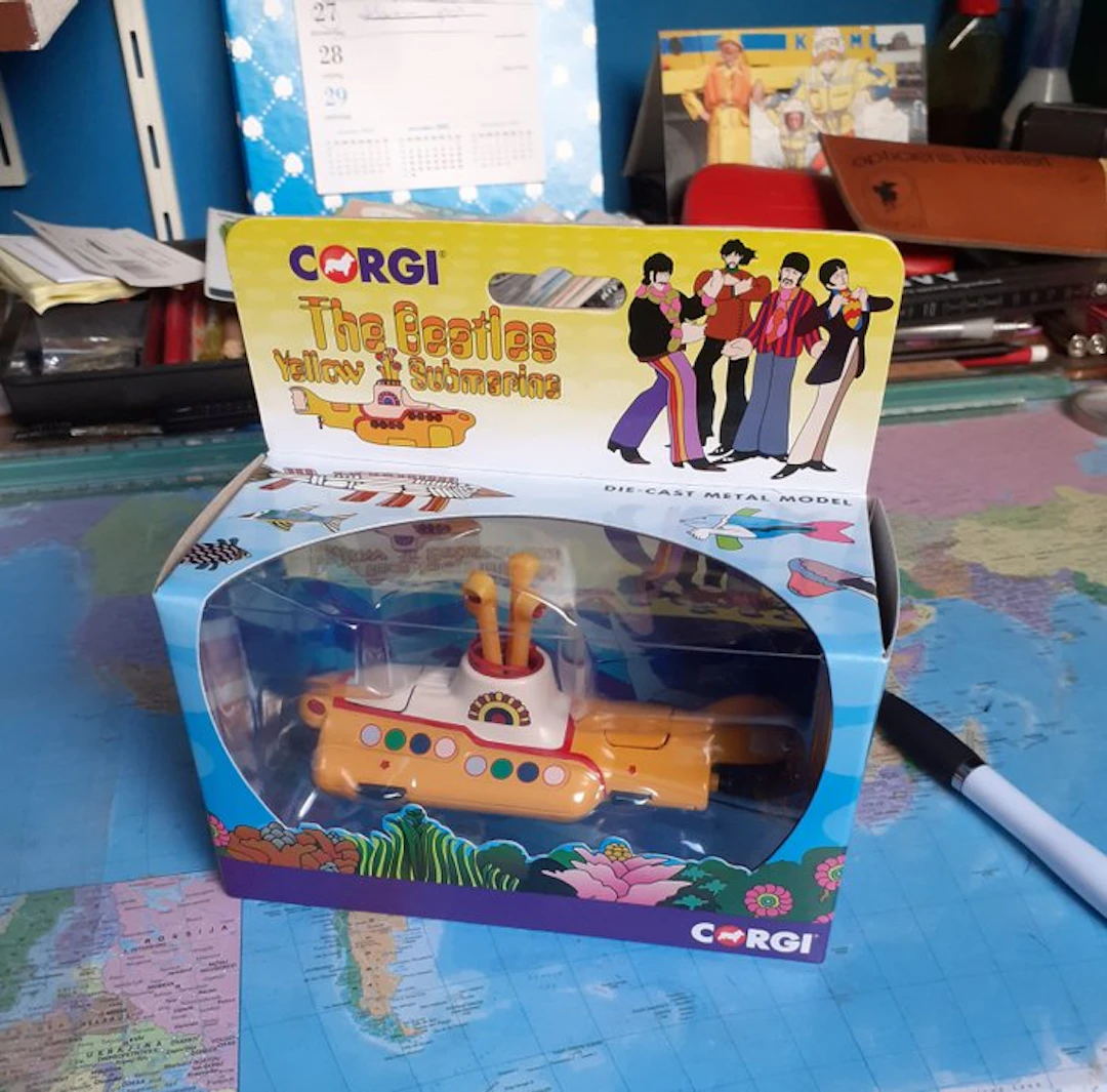 Corgi - Model car - The Beatles Yellow Submarine