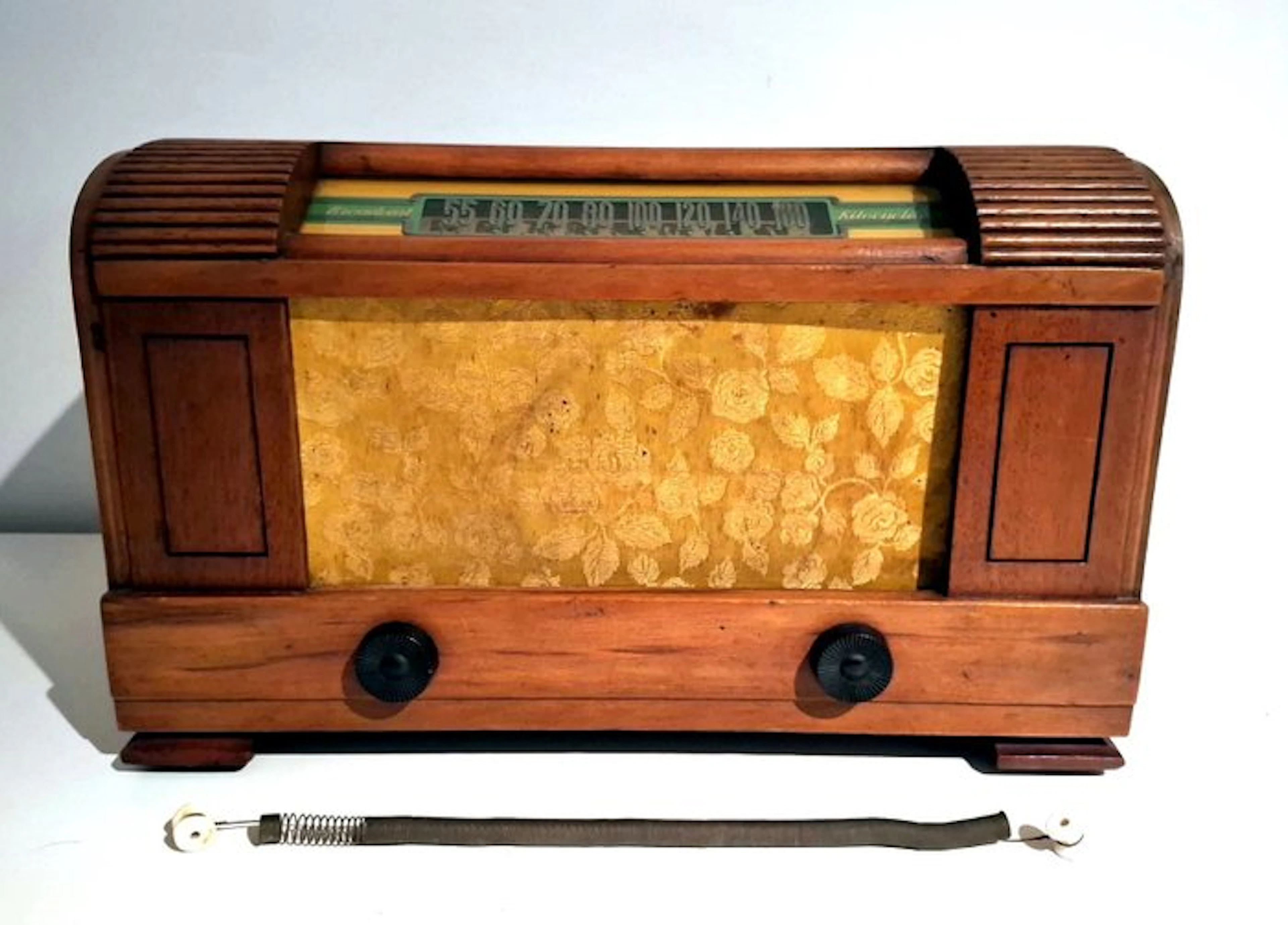 Atlas Supply Co. - NU/6 Tube radio