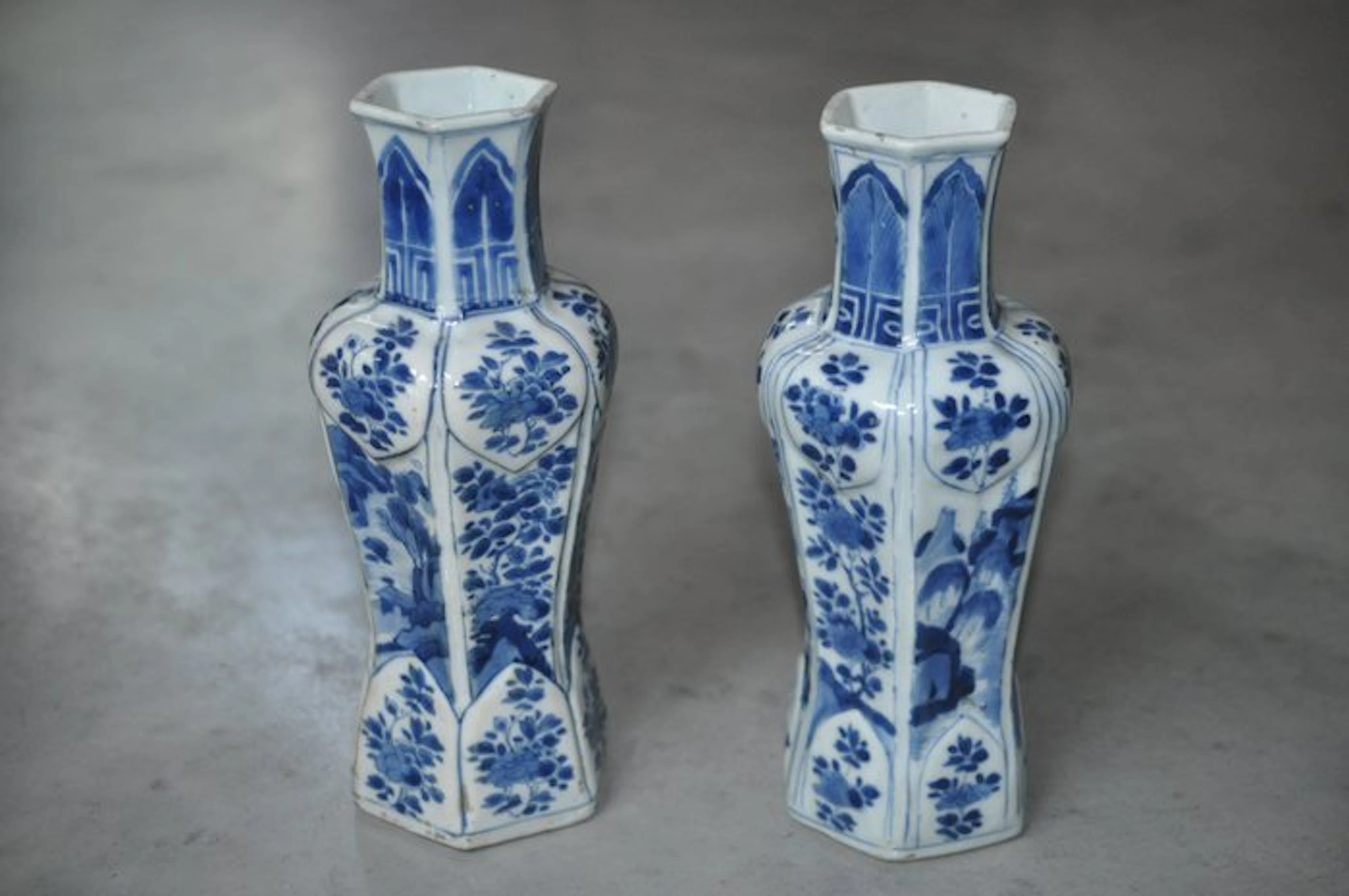 Vase - blue-and-white porcelain - China - Kangxi...