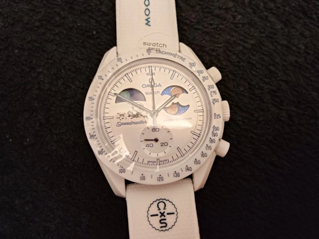 Omega x Swatch - Mission to Earthphase Moonshine Gold...
