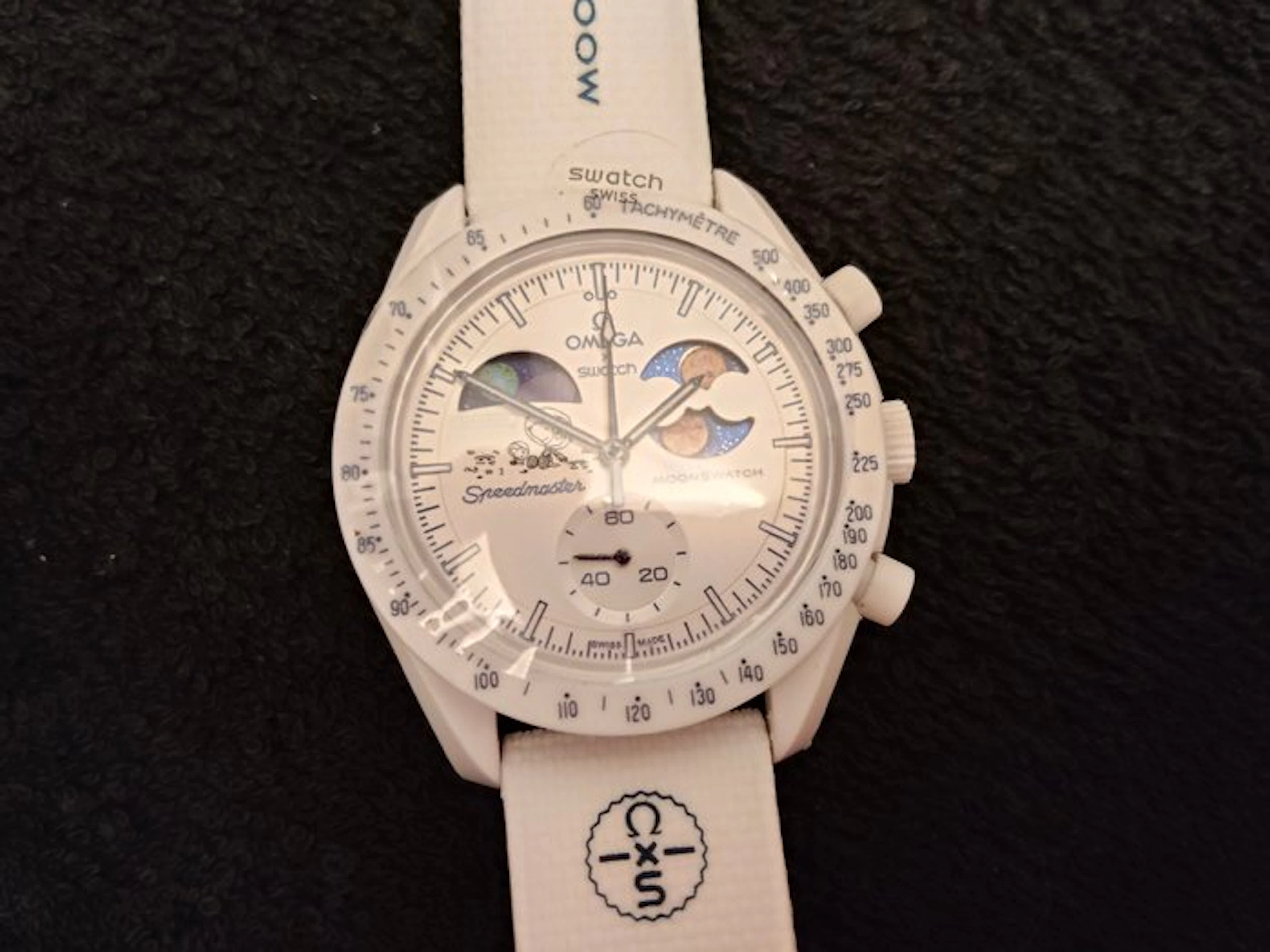 Omega x Swatch - Mission to Earthphase Moonshine Gold...