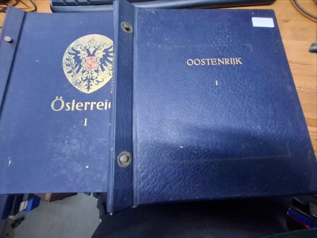 Austria - Two albums of Austria with a beautiful collection of stamps. - Michel