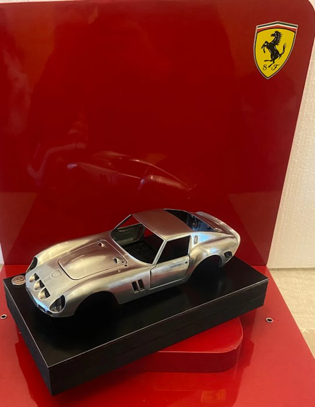 Ferrari 250 GTO 1/18 Métal poli Artwork 1:18 - Model coupé - Artwork