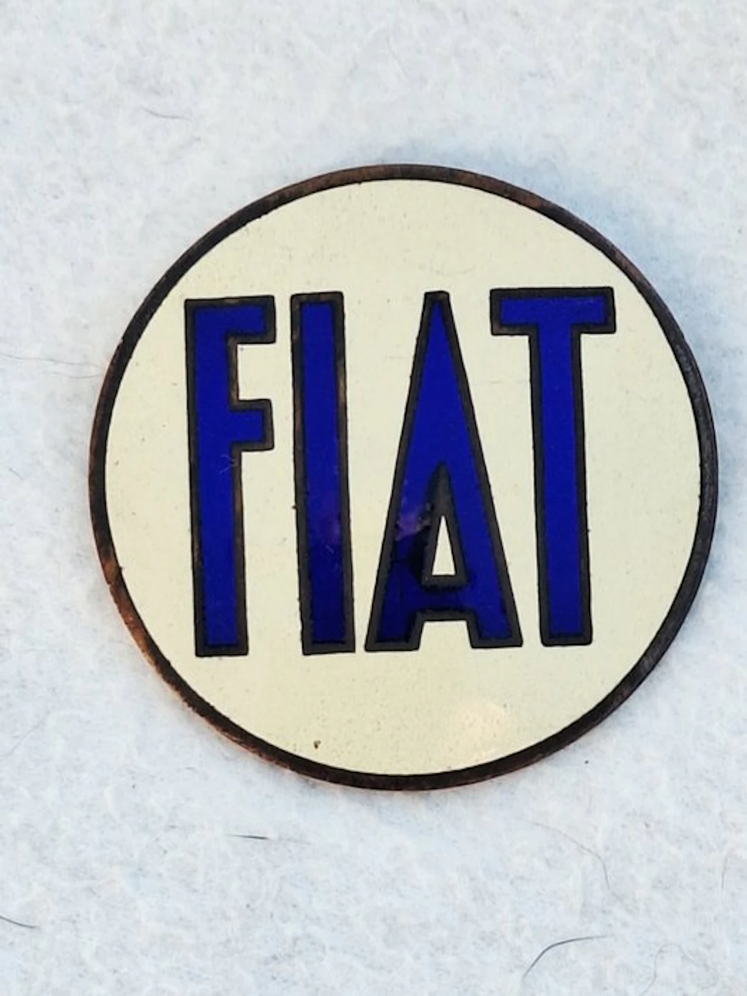 Fiat - Mascot - Automobiel logo : broche - Enamel on metal