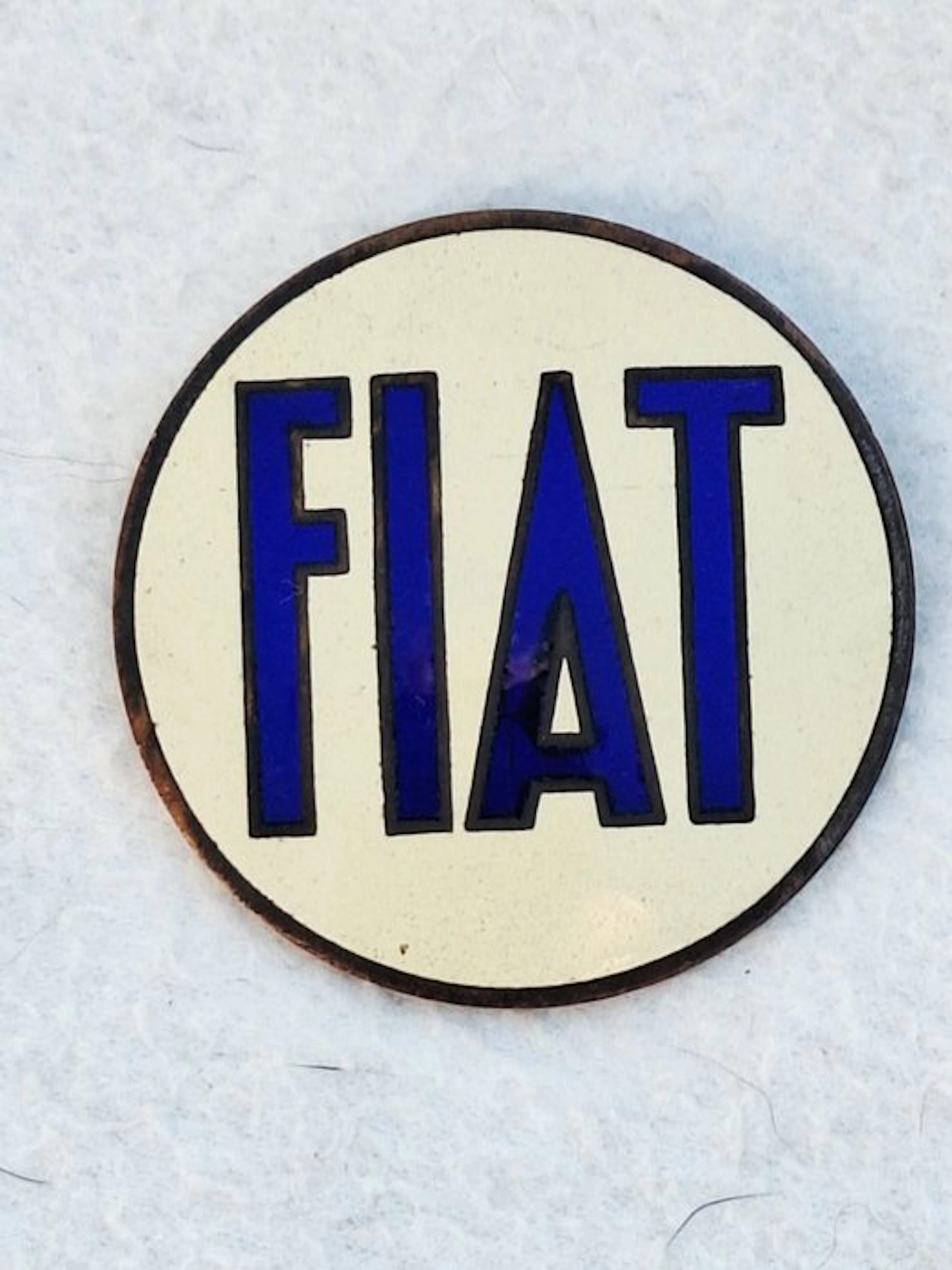 Fiat - Mascot - Automobiel logo : broche - Enamel on metal
