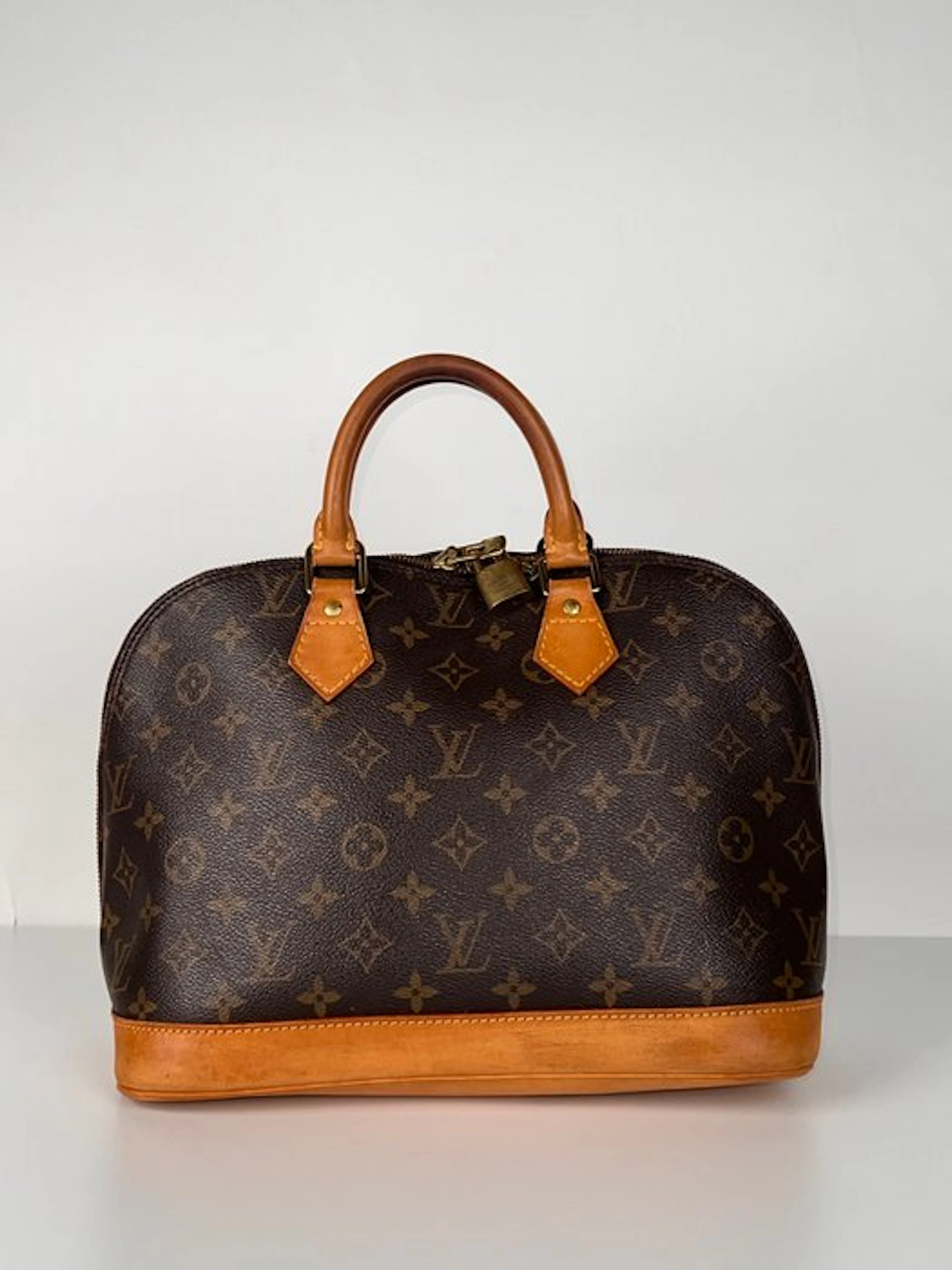 Louis Vuitton - Alma - Handbag