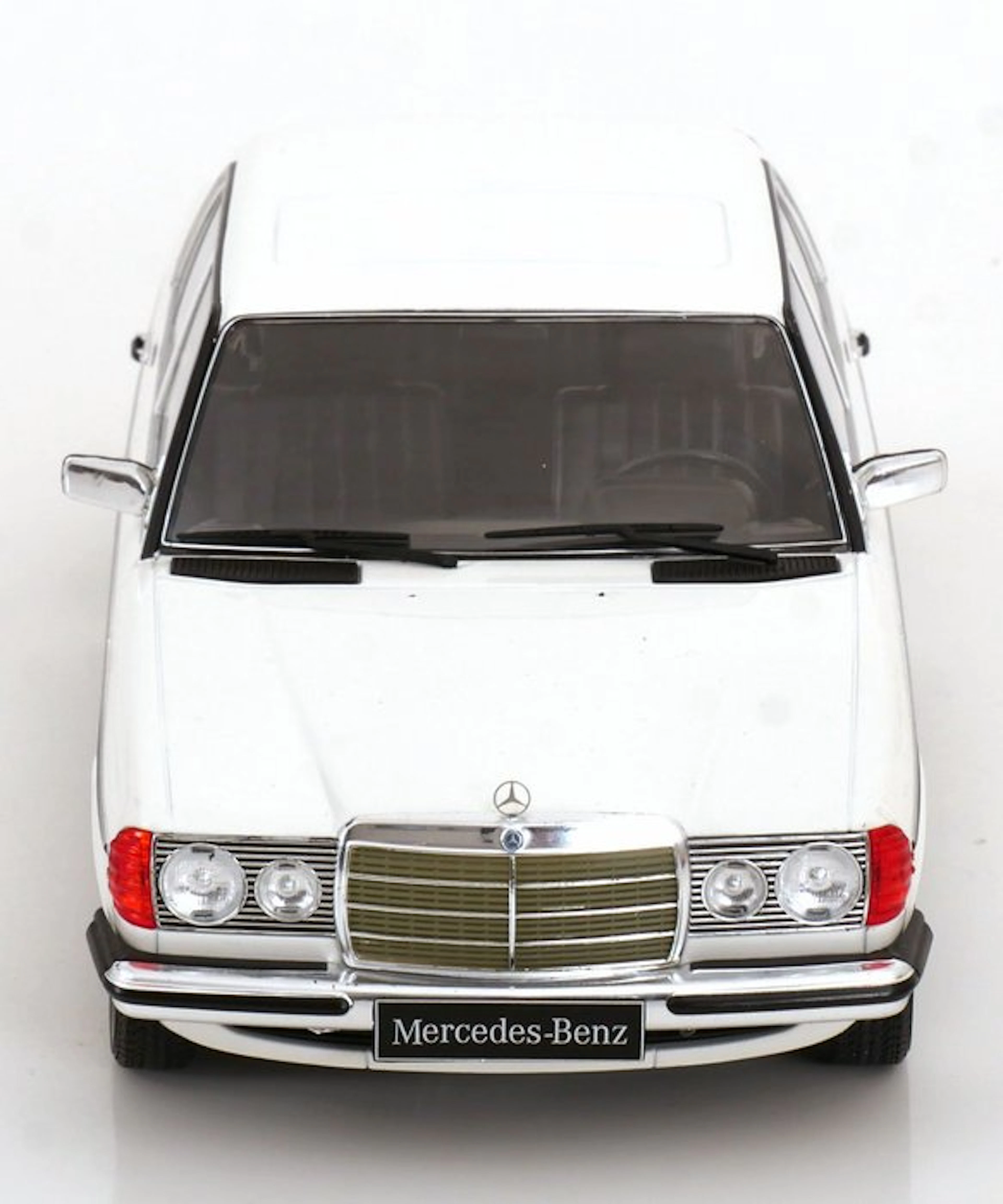 KK-Scale 1:18 - Model sedan - Mercedes-Benz 230E (W123) Modellauto