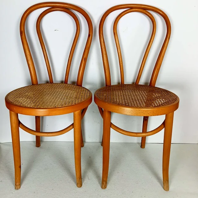 Waarschijnlijk voormalig Thonet-fabriek in Roemenië...